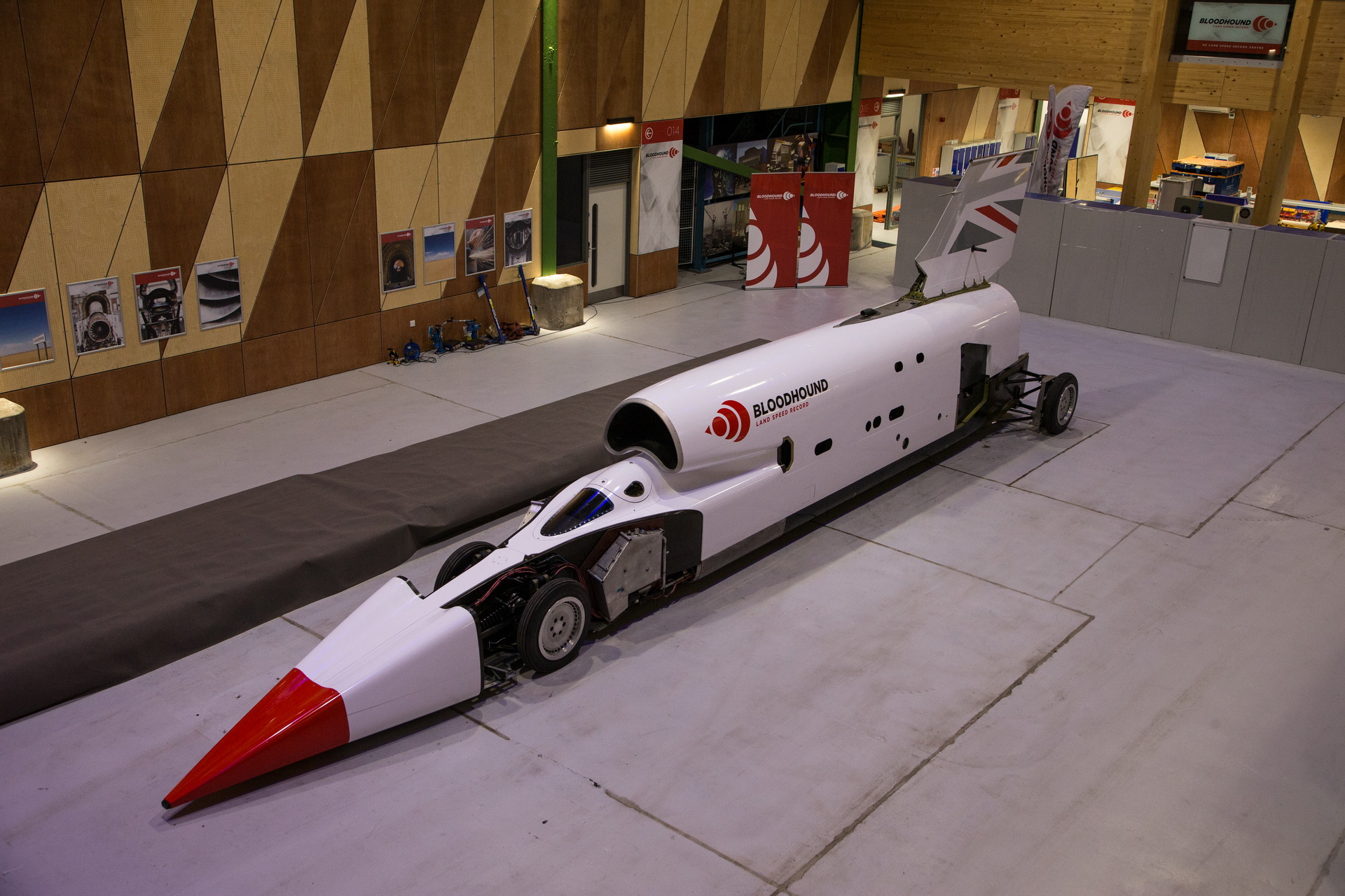 Bloodhound-LSR-01 Project Bloodhound Relaunched With New Livery, Tests To Begin As Soon As Possible