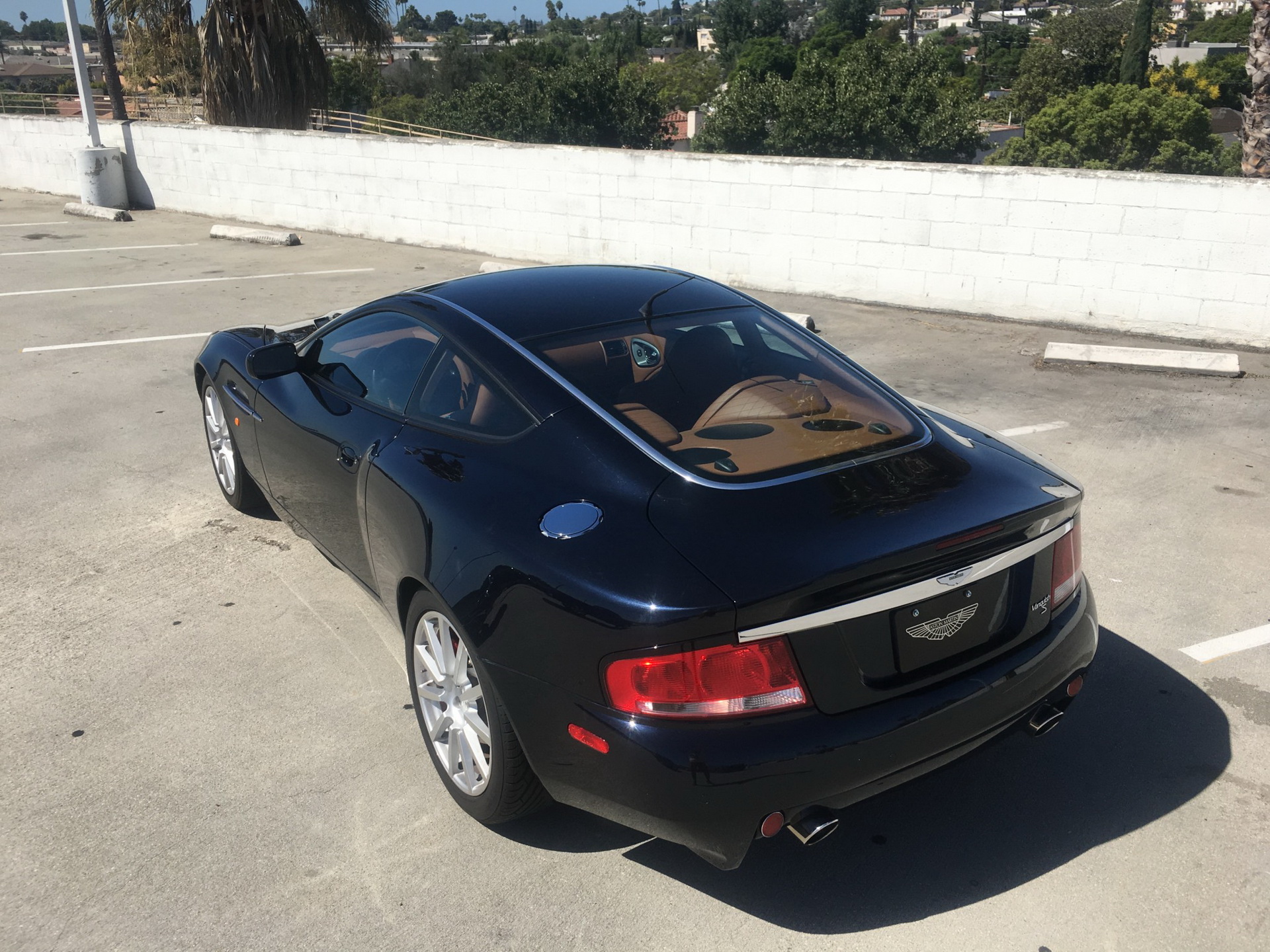 2006 aston martin vanquish s bat auction 24 2006 Aston Martin Vanquish S Rocks BMW Carbon Black Paint