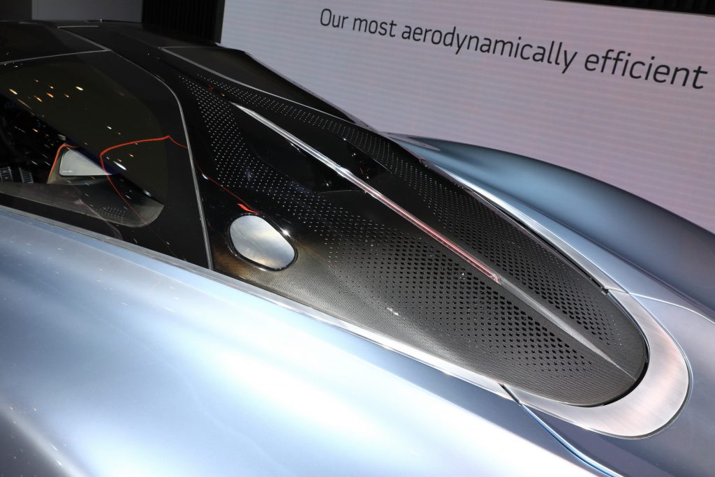 Speedtail Camera McLaren’s 250MPH Speedtail Looks Like It Escaped From A Sci-Fi Movie ...
