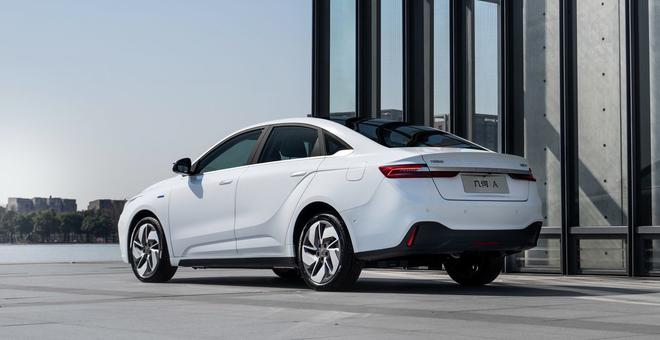 Geely-GE11-31 Geely GE11 Electric Sedan Could Help The Brand Expand In Foreign Markets