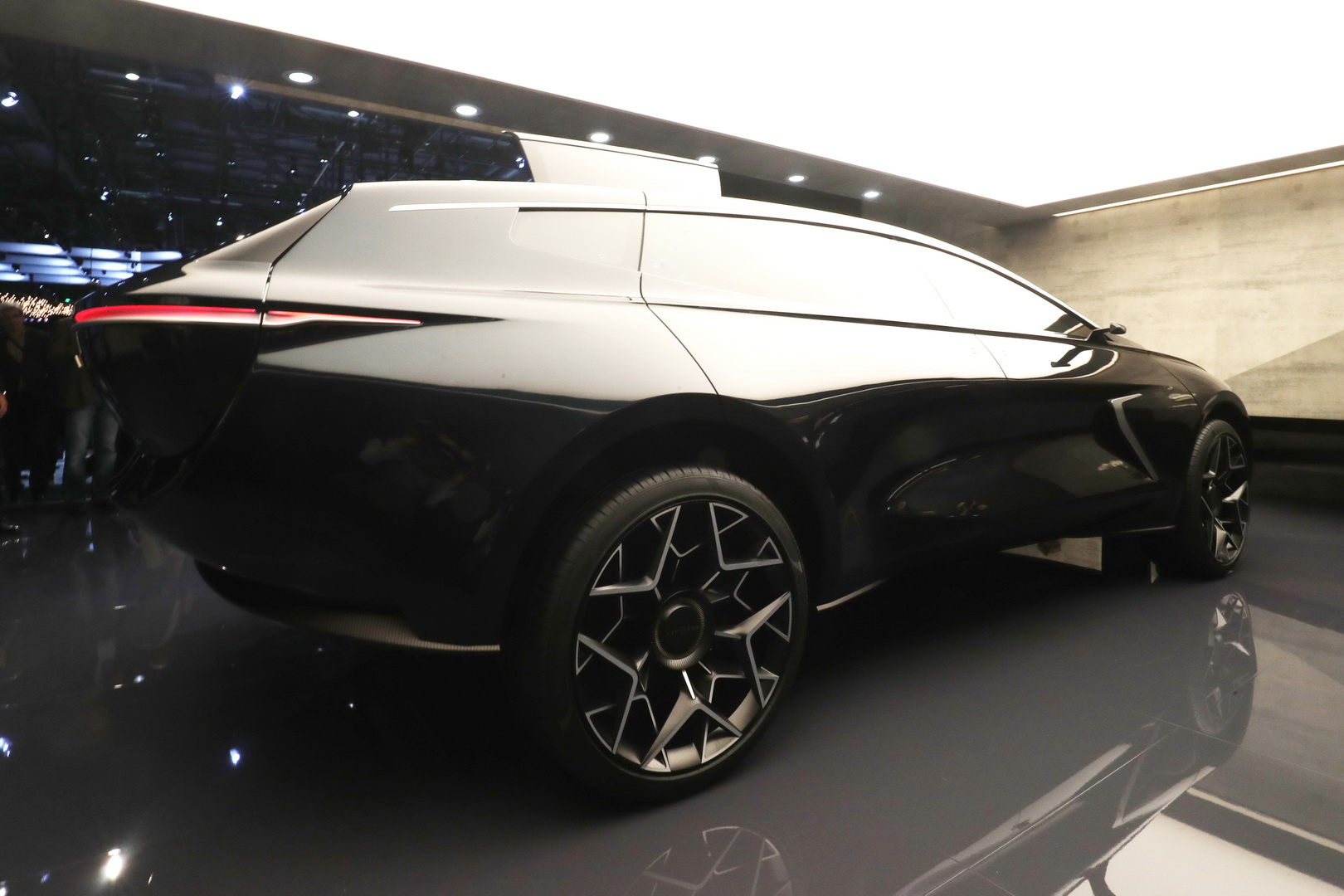 2019 lagonda all-terrain concept live pics 5 Lagonda All-Terrain Electric SUV Concept Is A Photographer’s Nightmare