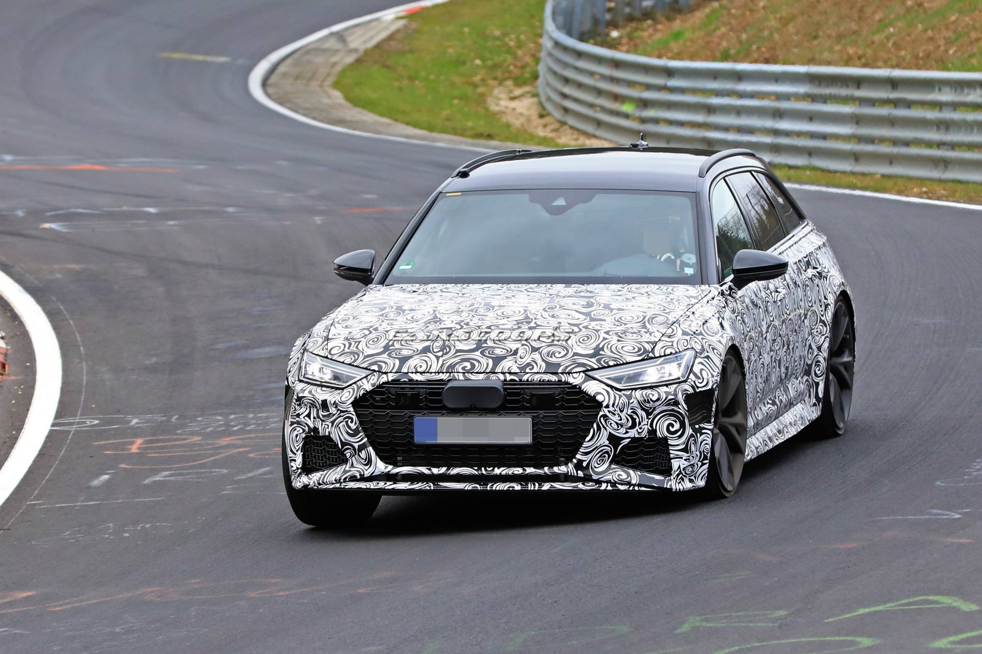 2020 Audi RS6 Avant spy shots 21 2020 Audi RS6 Avant Introduces Us To Final Production Body, Unique Headlights