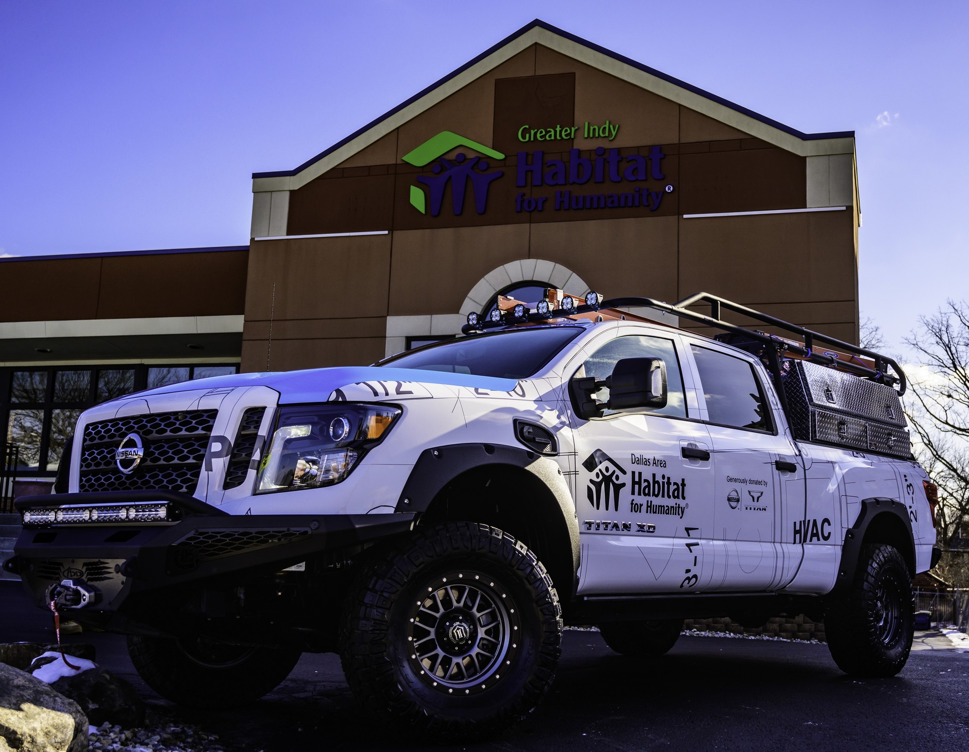 Nissan Titan Ultimate Work Truck-25 Nissan Ultimate Work Titan Is A One-Off Truck For Home Builders
