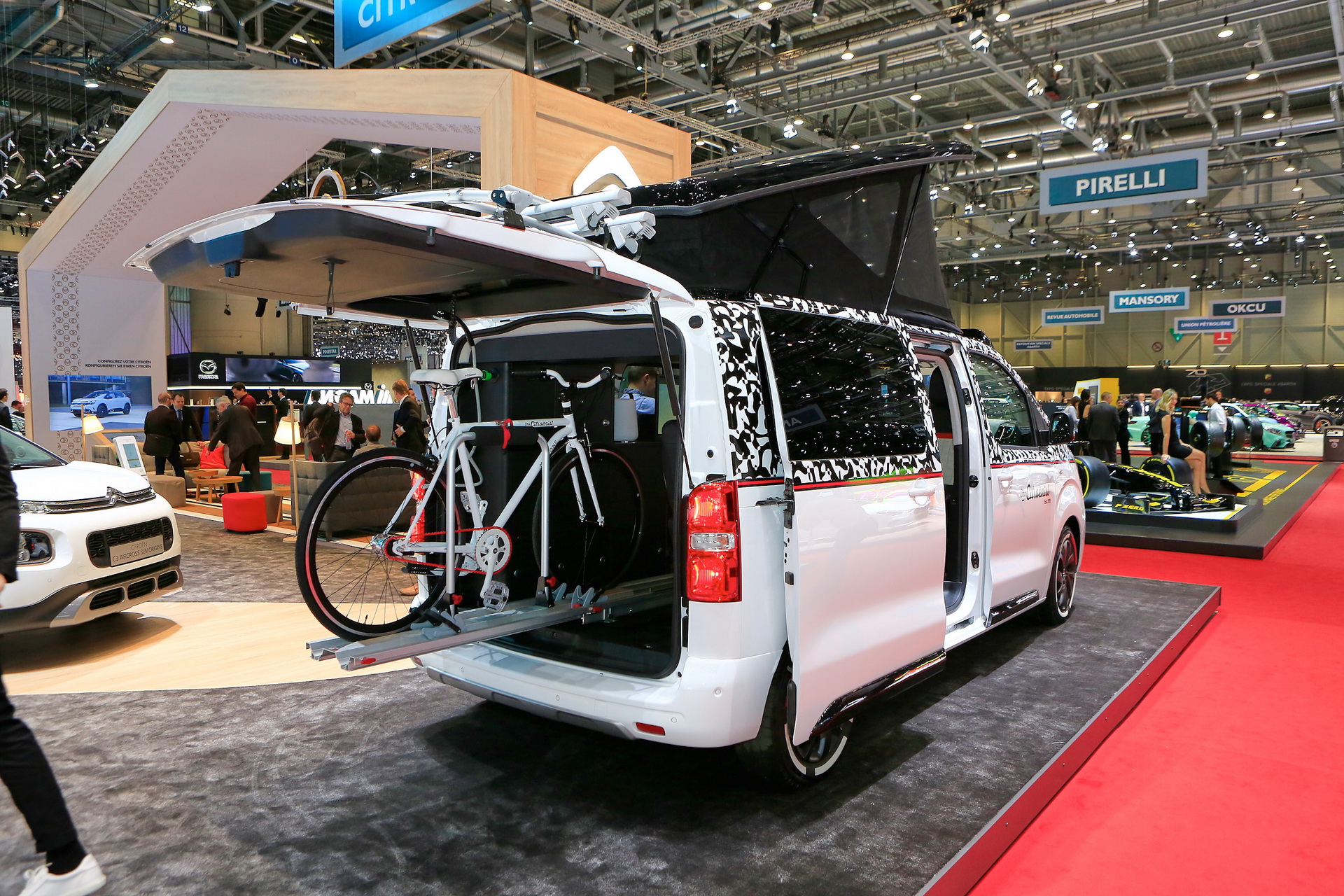 citroen spacetourer concept geneva livepics 5 Citroen’s SpaceTourer Citroenist Concept Is Leisure-Focused