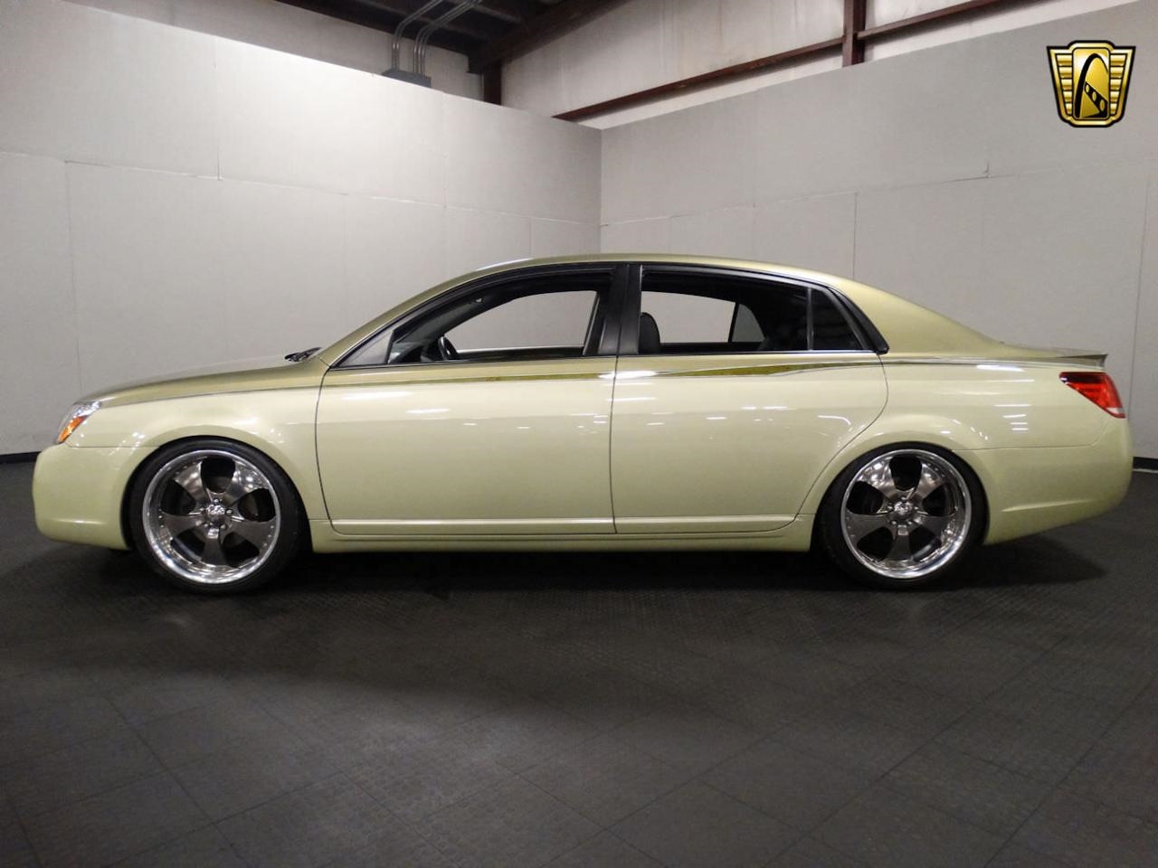 Toyota-Avalon-SEMA-3 This 2005 Toyota Avalon SEMA Concept Will Make Your Grandparents The Coolest Kids On The Block