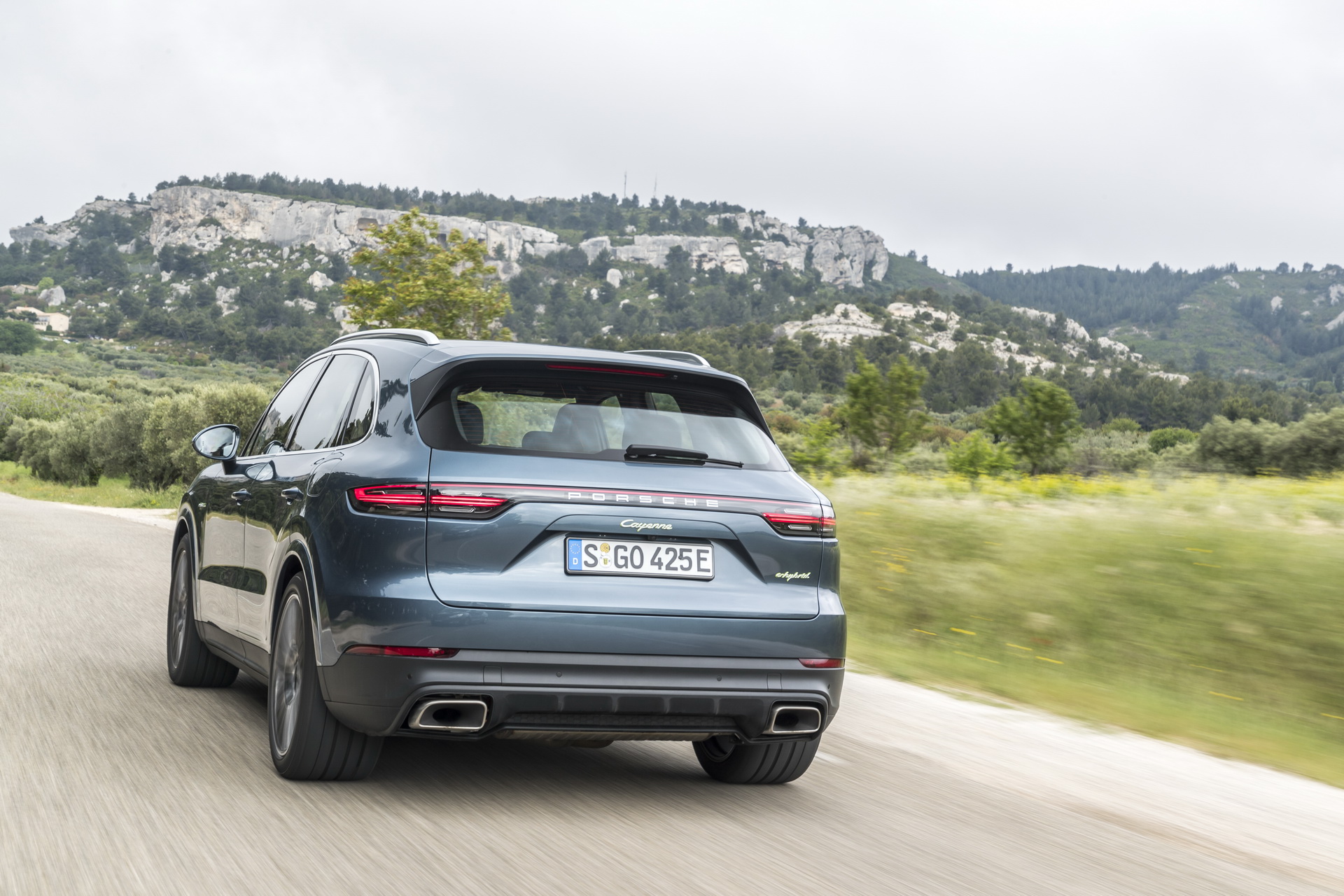 Porsche-Cayenne-Hybrid-04 Porsche Cayenne Turbo S E-Hybrid To Become VW Group’s Most Powerful SUV