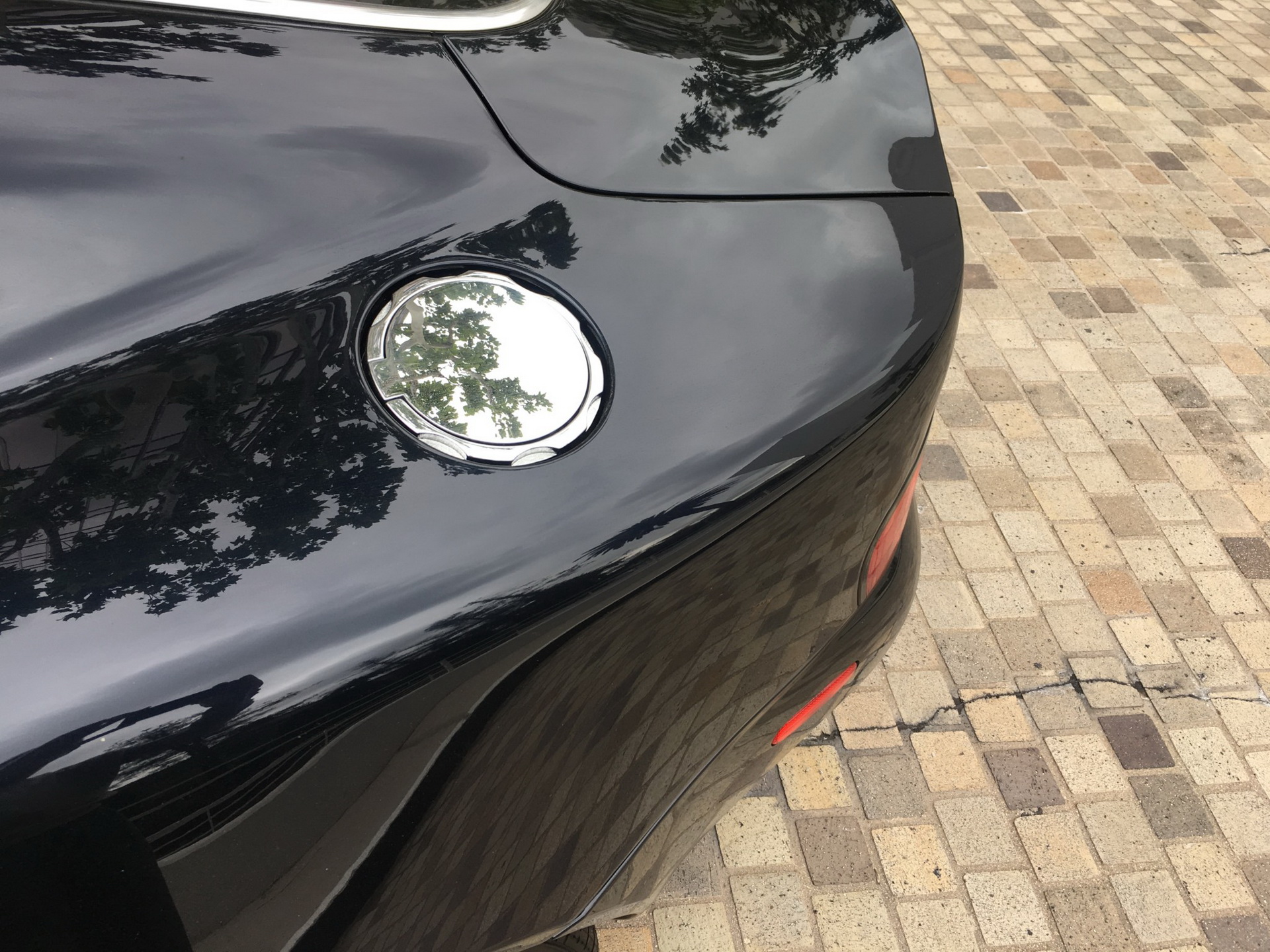 2006 aston martin vanquish s bat auction 8 2006 Aston Martin Vanquish S Rocks BMW Carbon Black Paint