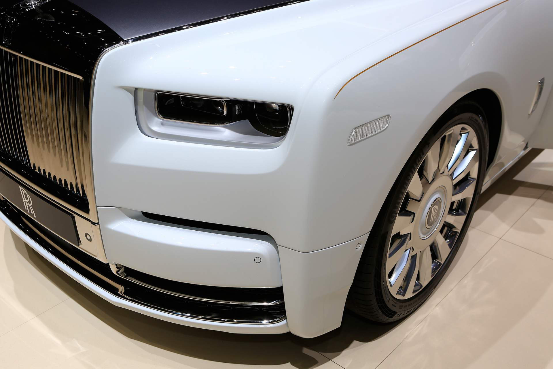 89 Bespoke Rolls-Royce Phantom Brings Tranquillity To Bustling Geneva Show (Live Pics)