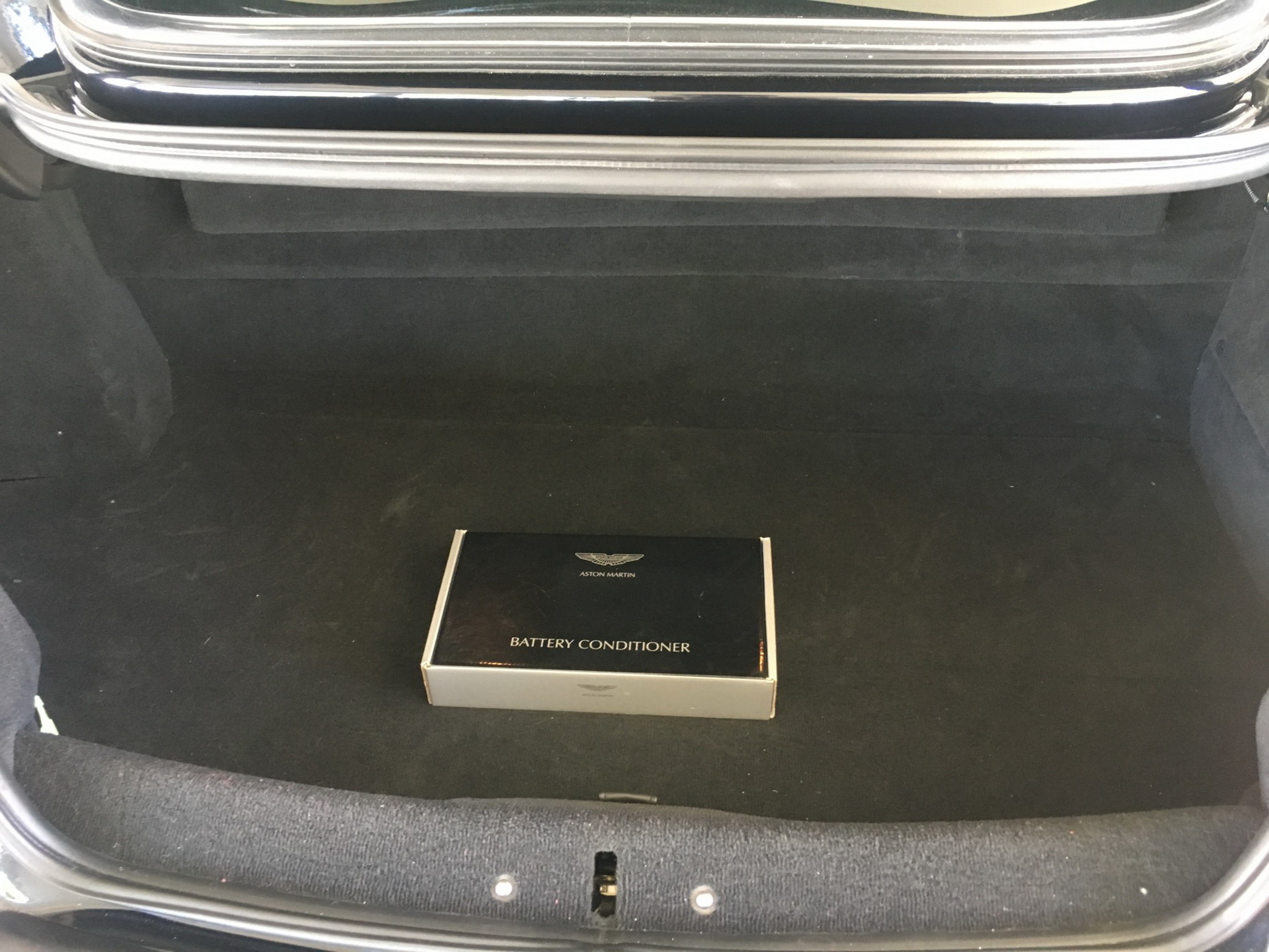 2006 aston martin vanquish s bat auction 66 2006 Aston Martin Vanquish S Rocks BMW Carbon Black Paint