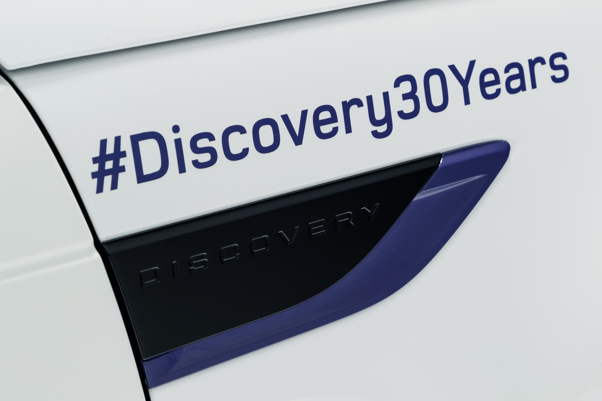 land rover discovery mobile malaria project 11 SVO-Kitted Land Rover Discovery Embarks On Humanitarian Expedition