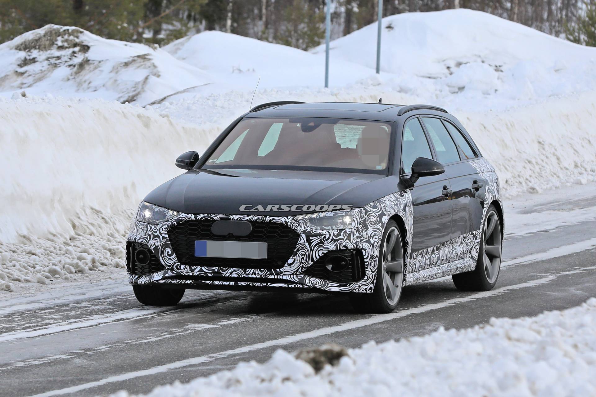 Audi RS4 Avant facelift spy shots 2 Facelifted Audi RS4 Avant Training To Become A Successful Sequel To A Classic