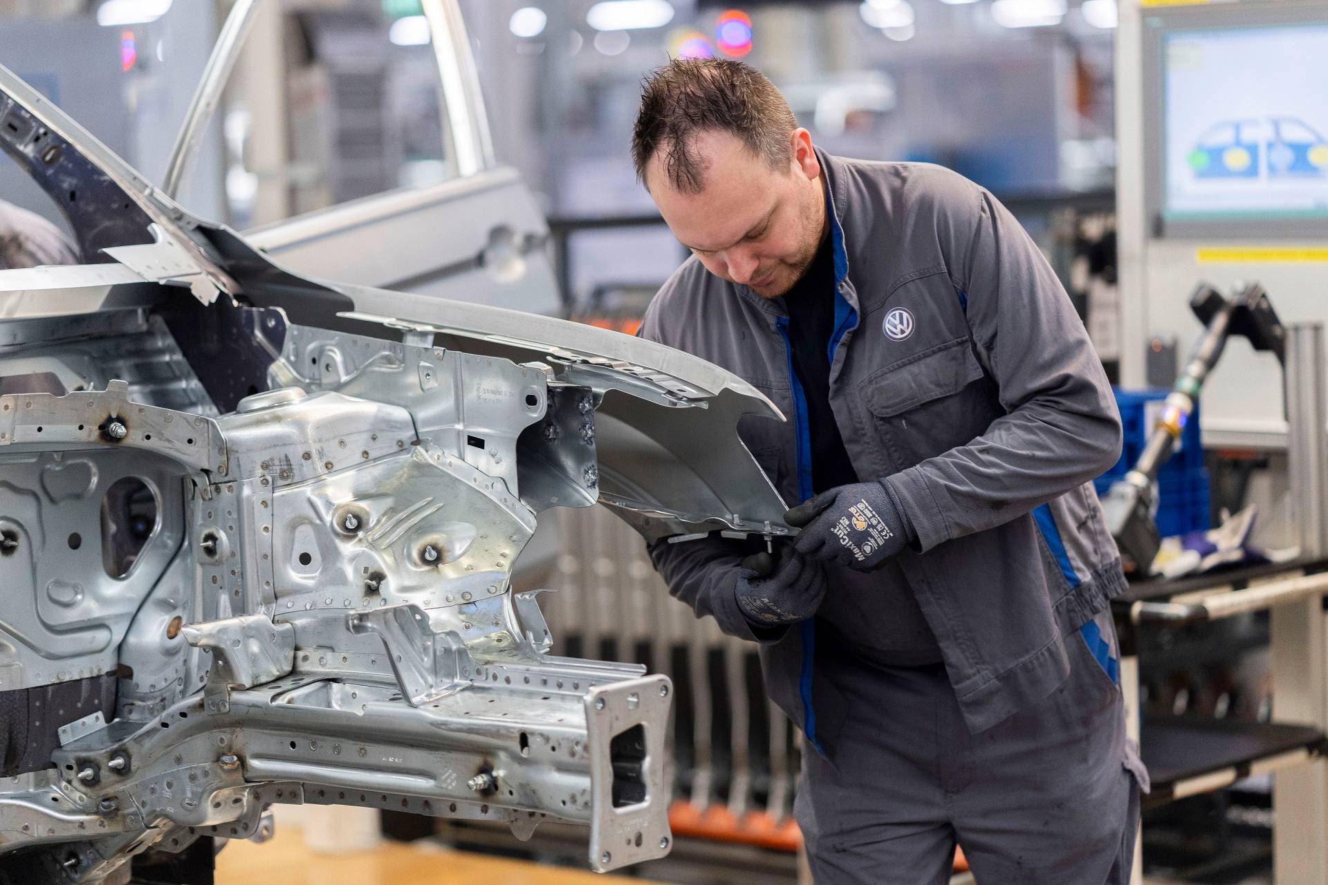 Volkswagen Wolfsburg plant 5 VW To Lay Off Up To 7,000 Employees Via Early Retirement