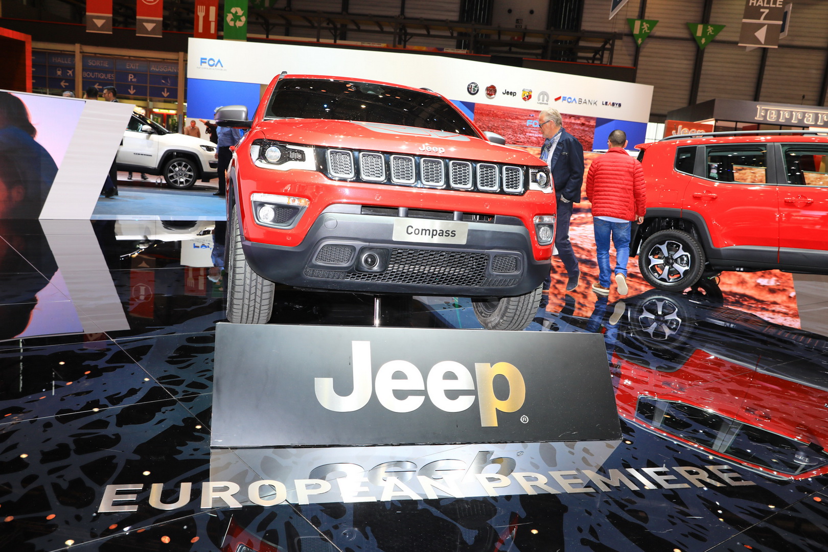 2019 jeep renegade compass phev geneva show 2 New Jeep Renegade And Compass Plug-In Hybrids With Up To 237HP