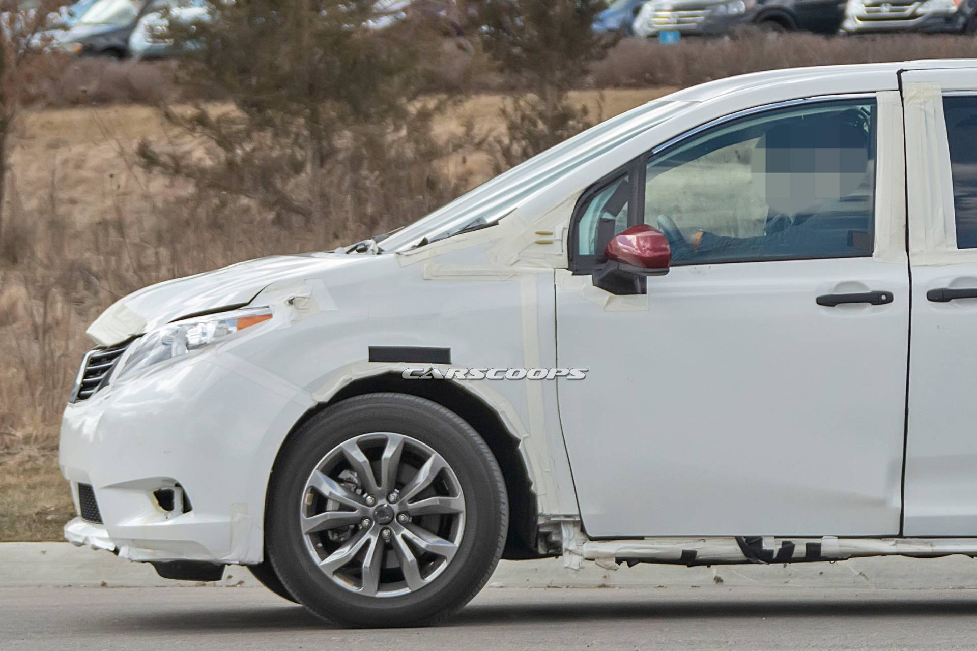 2021 Toyota Sienna test mule 4 2021 Toyota Sienna Test Mule Reveals Longer Wheelbase, Wider Tracks