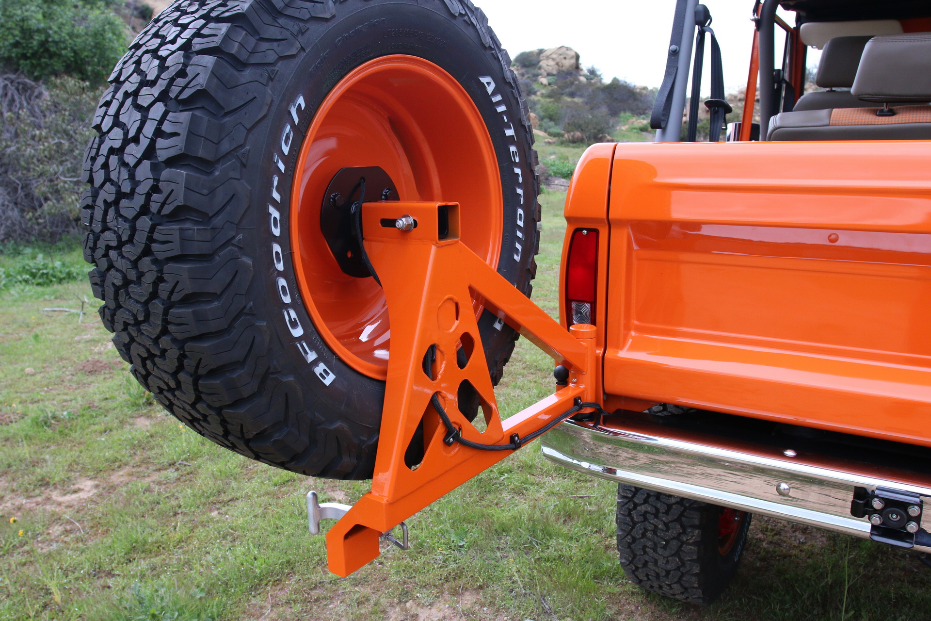 Ford_Bronco_ICON_Old_School_23 Want A Fresh ICON Ford Bronco But Can’t Wait For 2 Years? Here’s Your Chance