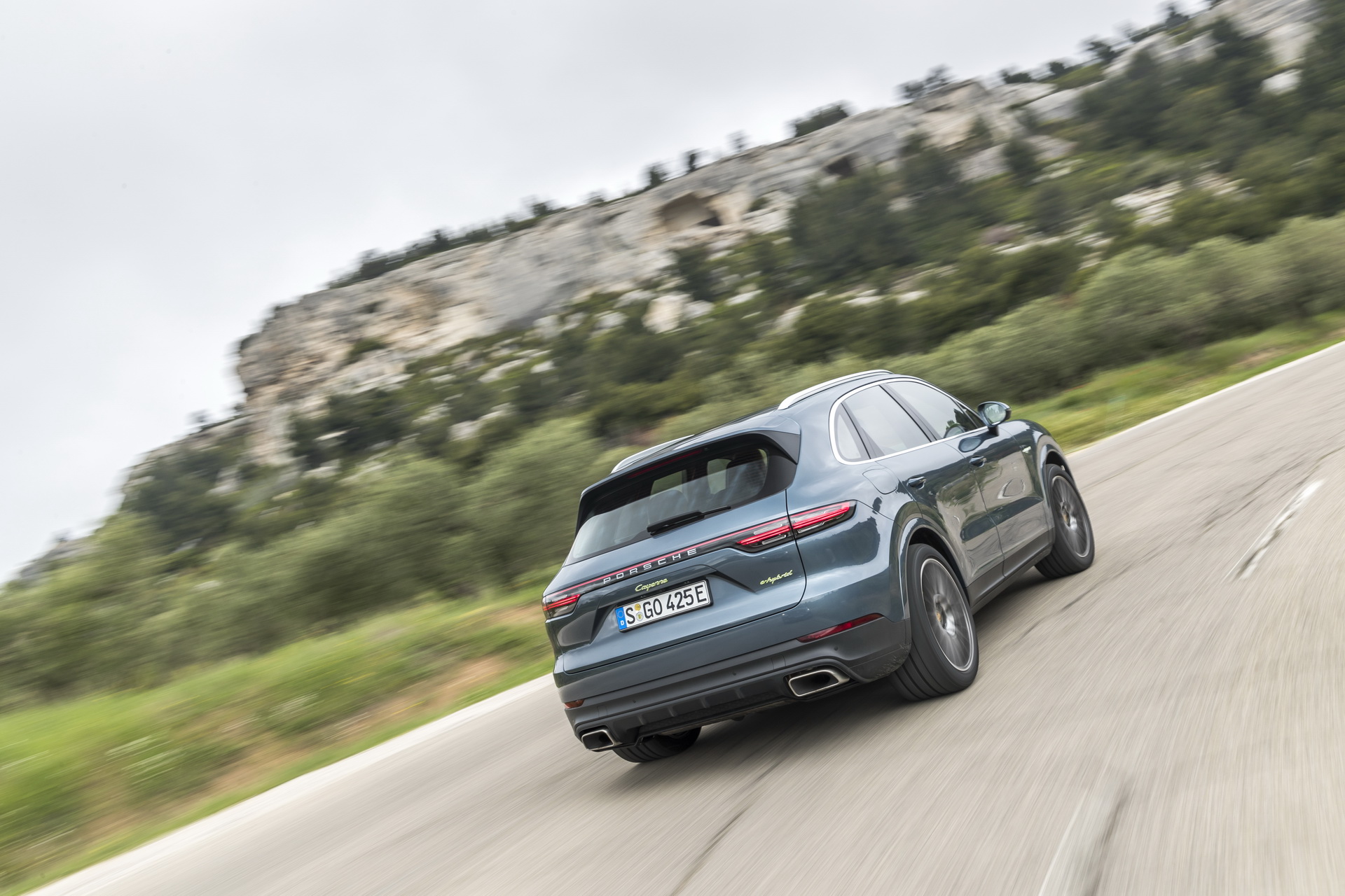 Porsche-Cayenne-Hybrid-05 Porsche Cayenne Turbo S E-Hybrid To Become VW Group’s Most Powerful SUV