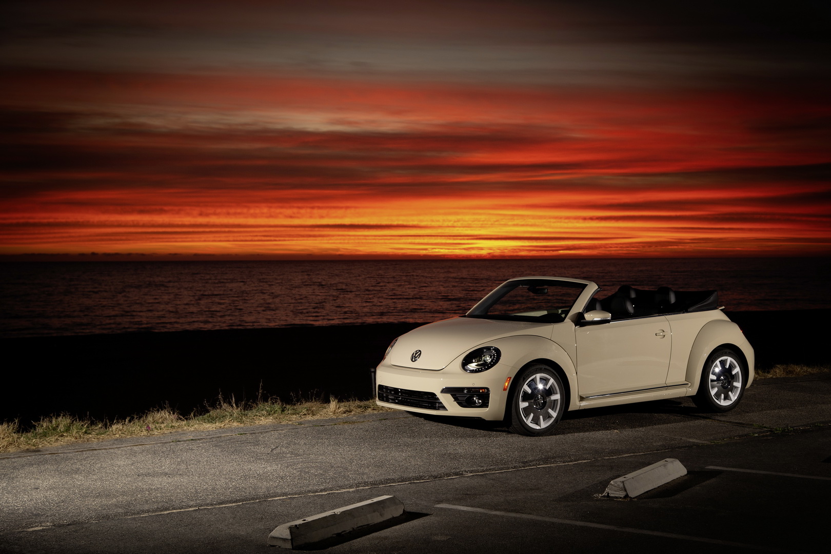 2019 vw beetle final edition 4 Volkswagen Group CEO Says ‘No’ To Electric Beetle