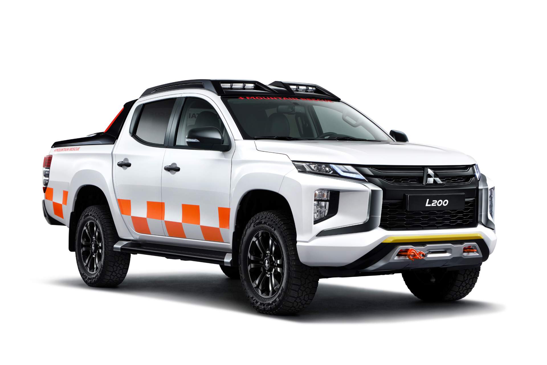 Mitsubishi L200 facelift show car 4 Europe’s 2019 Mitsubishi L200 Adopts New Family Face, 2.2L Turbo Diesel