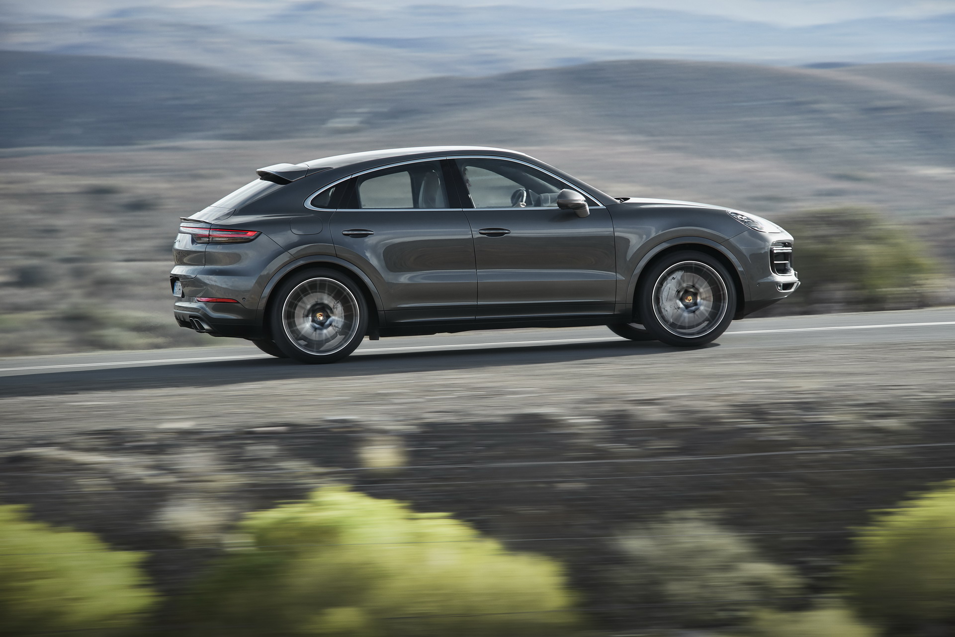 Porsche Cayenne Coupe 9 Porsche Cayenne Coupe Is What The Cayenne Should’ve Been In The First Place (70 Photos, Videos)