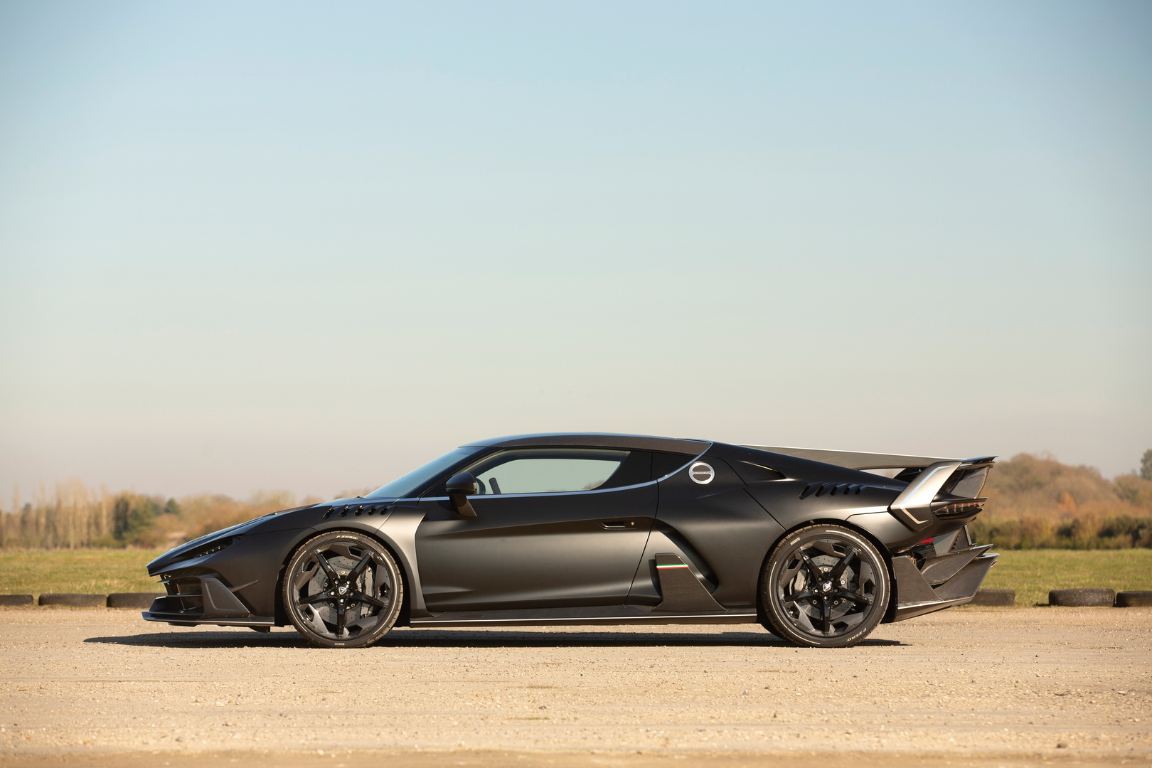 2018 italdesign zerouno 5 Why Not Add An Italdesign ZeroUno To Your Awesome Car Collection?