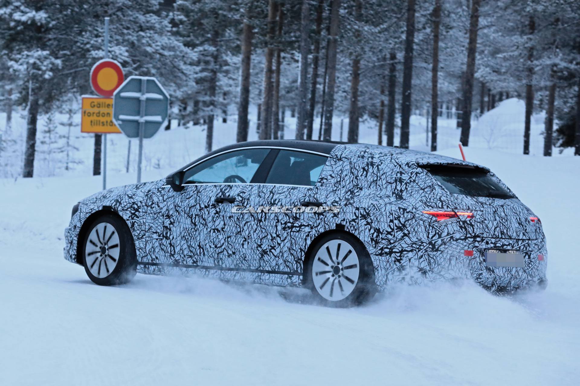 Mercedes-AMG CLA Shooting Brake spy shots 15 New Mercedes-AMG CLA 35 Shooting Brake Coming With 302HP