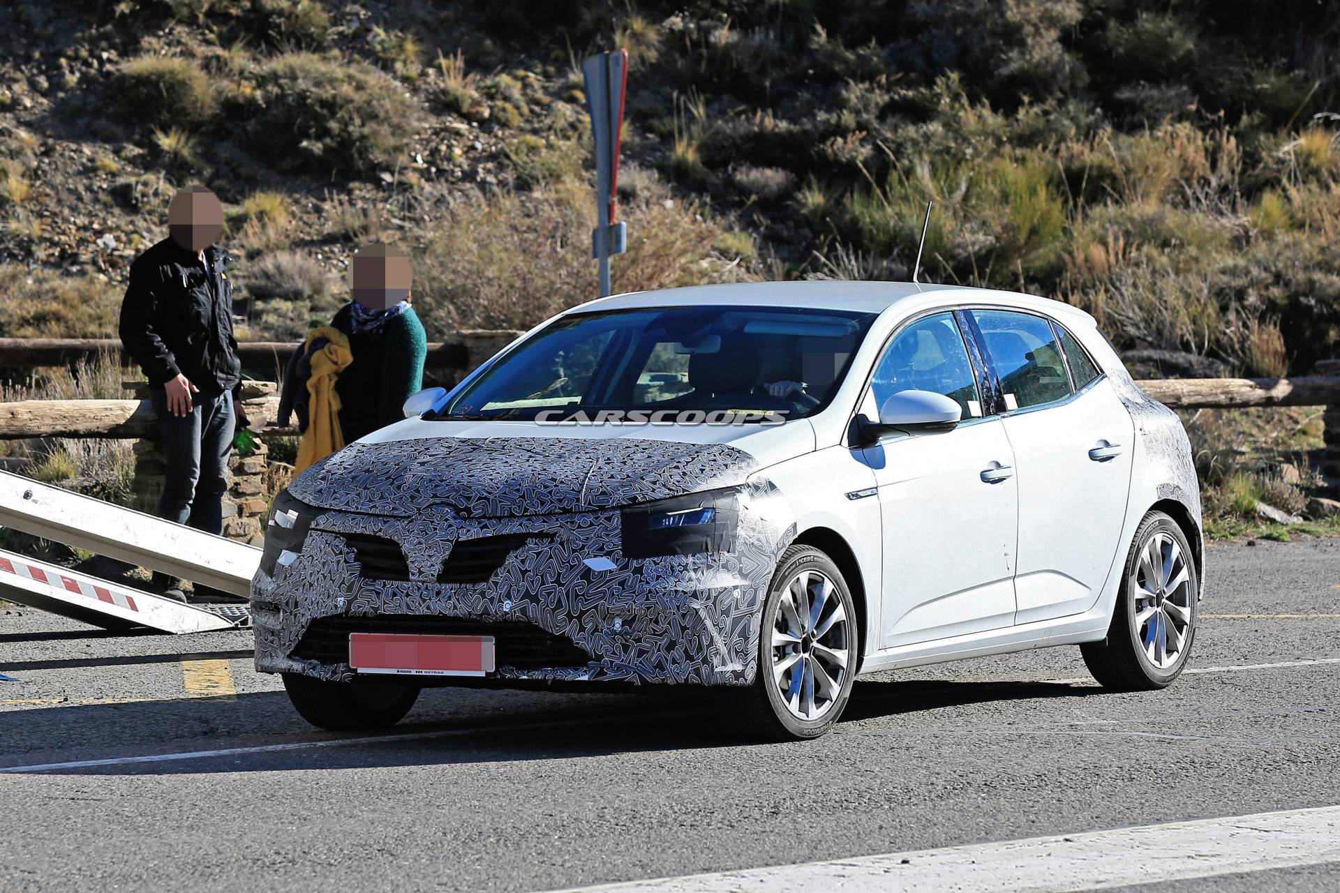 2020 Renault Megane facelift spy shots 15 2020 Renault Megane Is Up For A Facelift And It’s Coming To Frankfurt Show