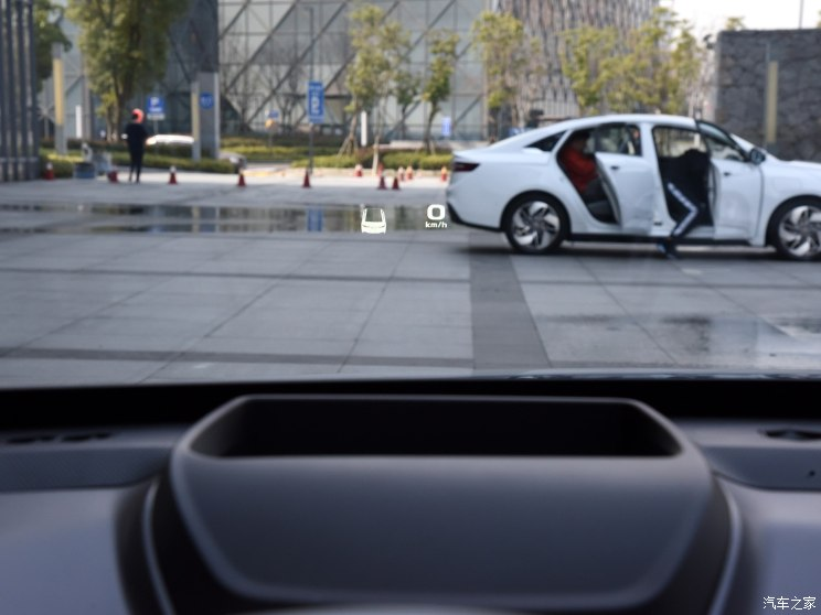 Geely-GE11-13 Geely GE11 Electric Sedan Could Help The Brand Expand In Foreign Markets