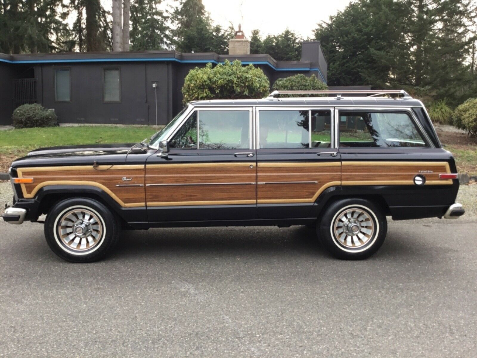 Jeep-Grand-Wagoneer-8 Get Your Wood On With This Barn-Stored 1985 Jeep Grand Wagoneer