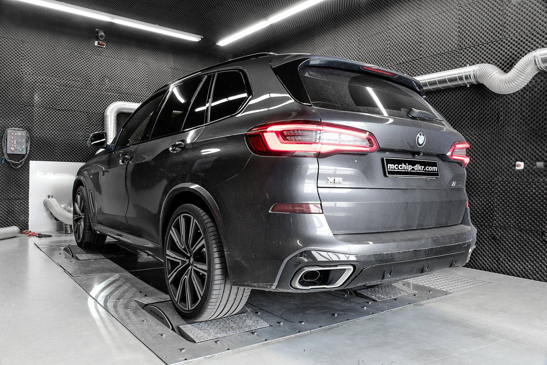 McChip-BMW-X5-M50d-2 McChip Boosts BMW X5 M50d’s Quad Turbo Engine To 515 HP