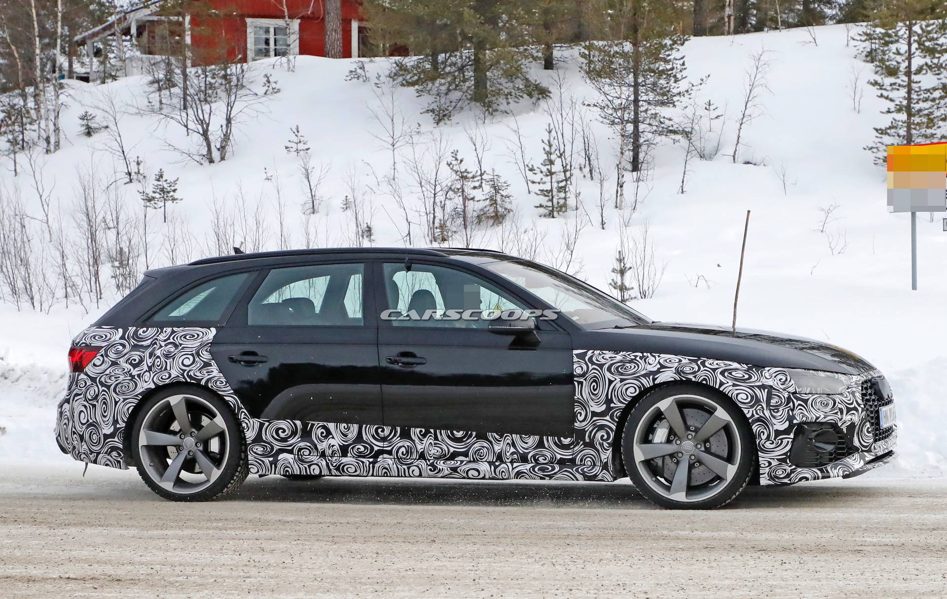 Audi RS4 Avant facelift spy shots 19 Facelifted Audi RS4 Avant Training To Become A Successful Sequel To A Classic