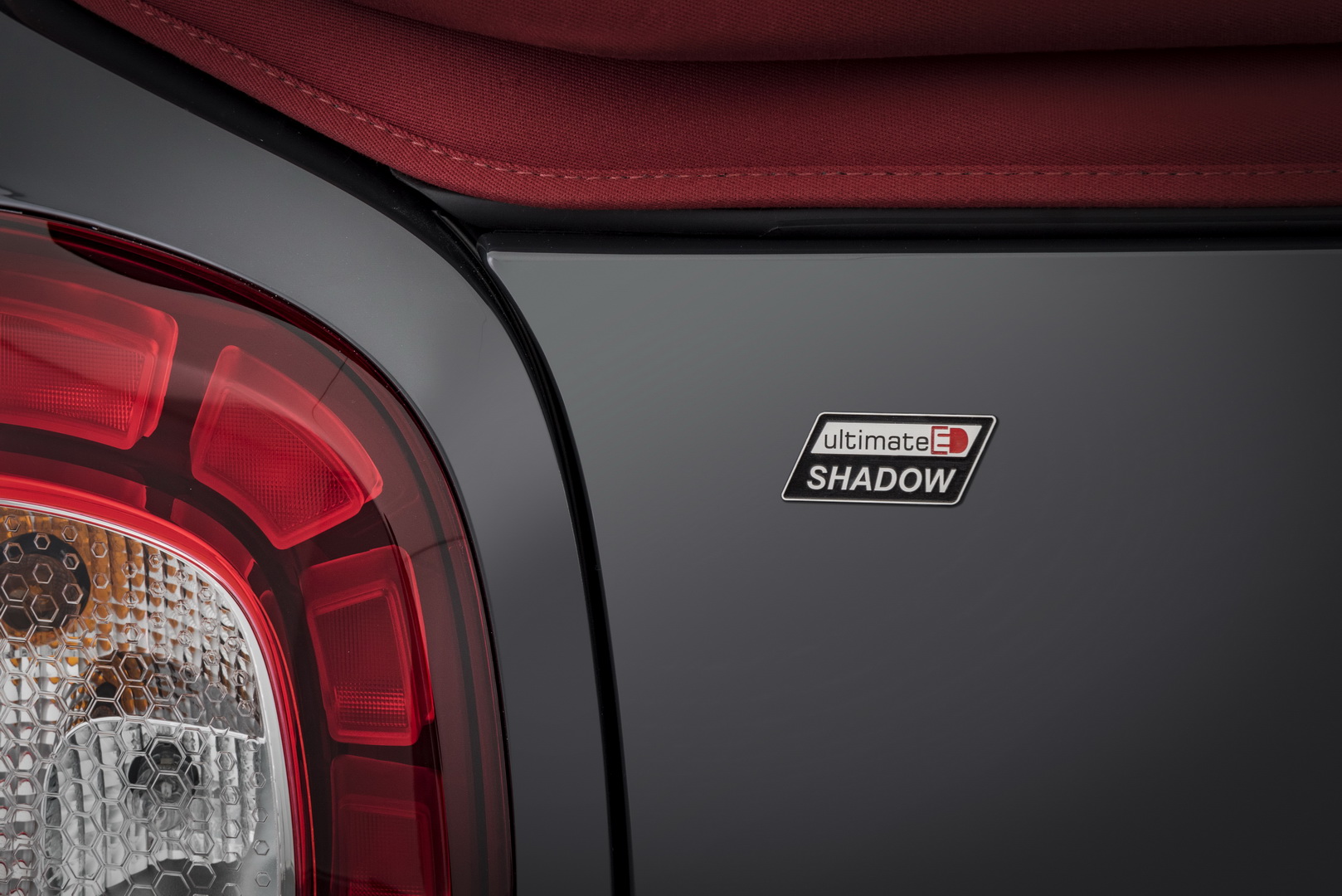 2019 brabus ultimate e shadow edition smart fortwo eq cabrio 15 Brabus Ultimate E Shadow Edition Is A €64,900 Smart ForTwo EQ!