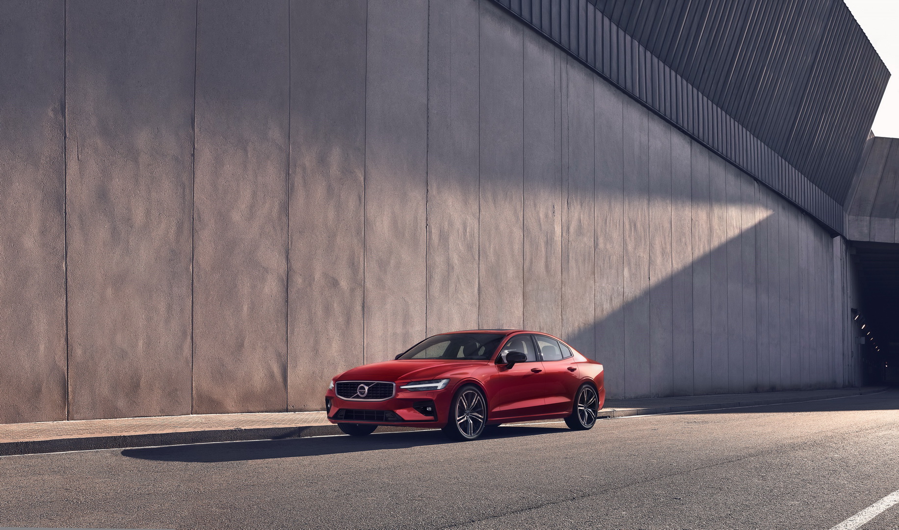 2019 volvo s60 r-design edition 5 Volvo’s New, U.S.-Made S60 Comes To The UK With R-Design Edition