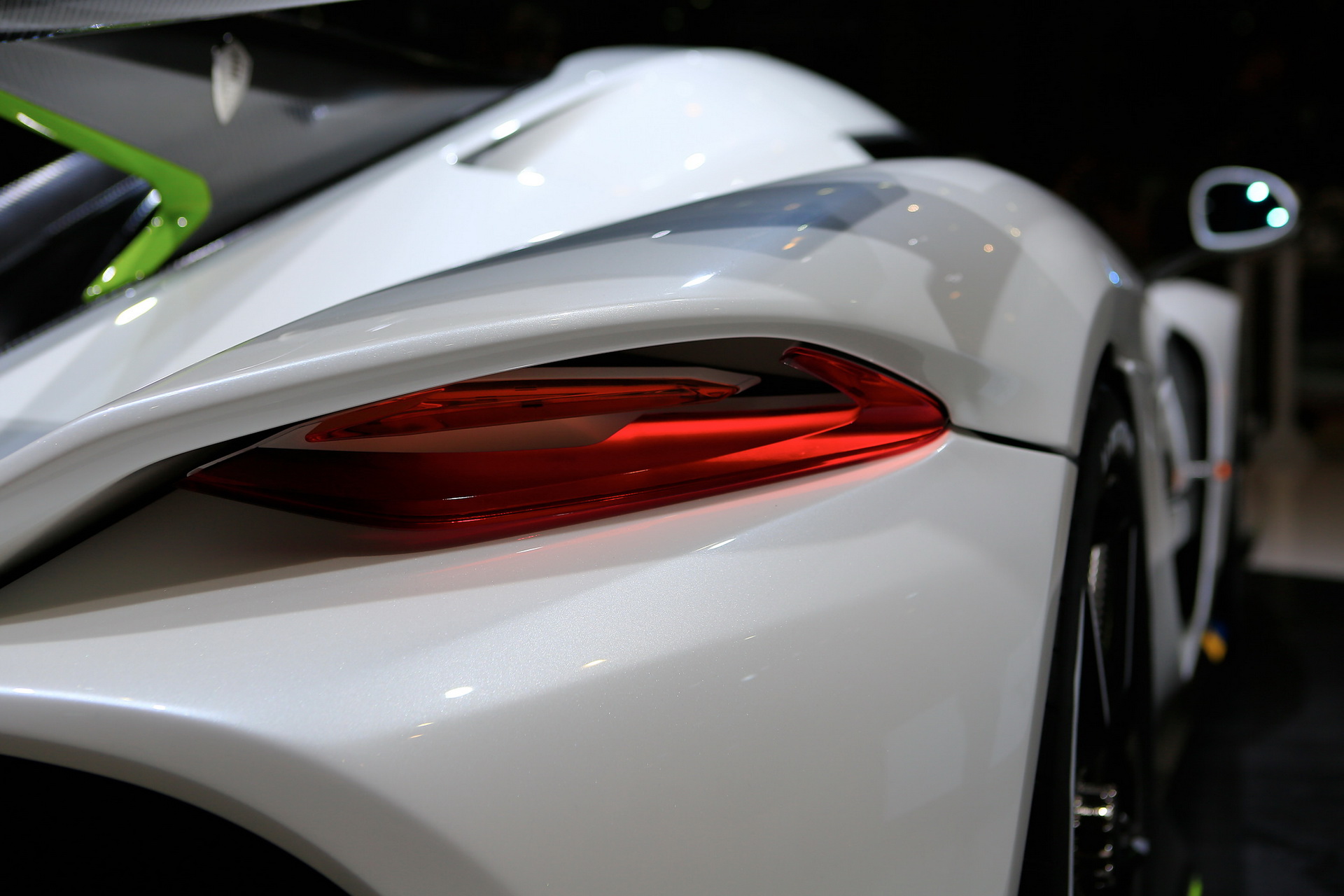 Koenigsegg-Jesko-38 Koenigsegg Stuns The World With New 300MPH Jesko Hypercar