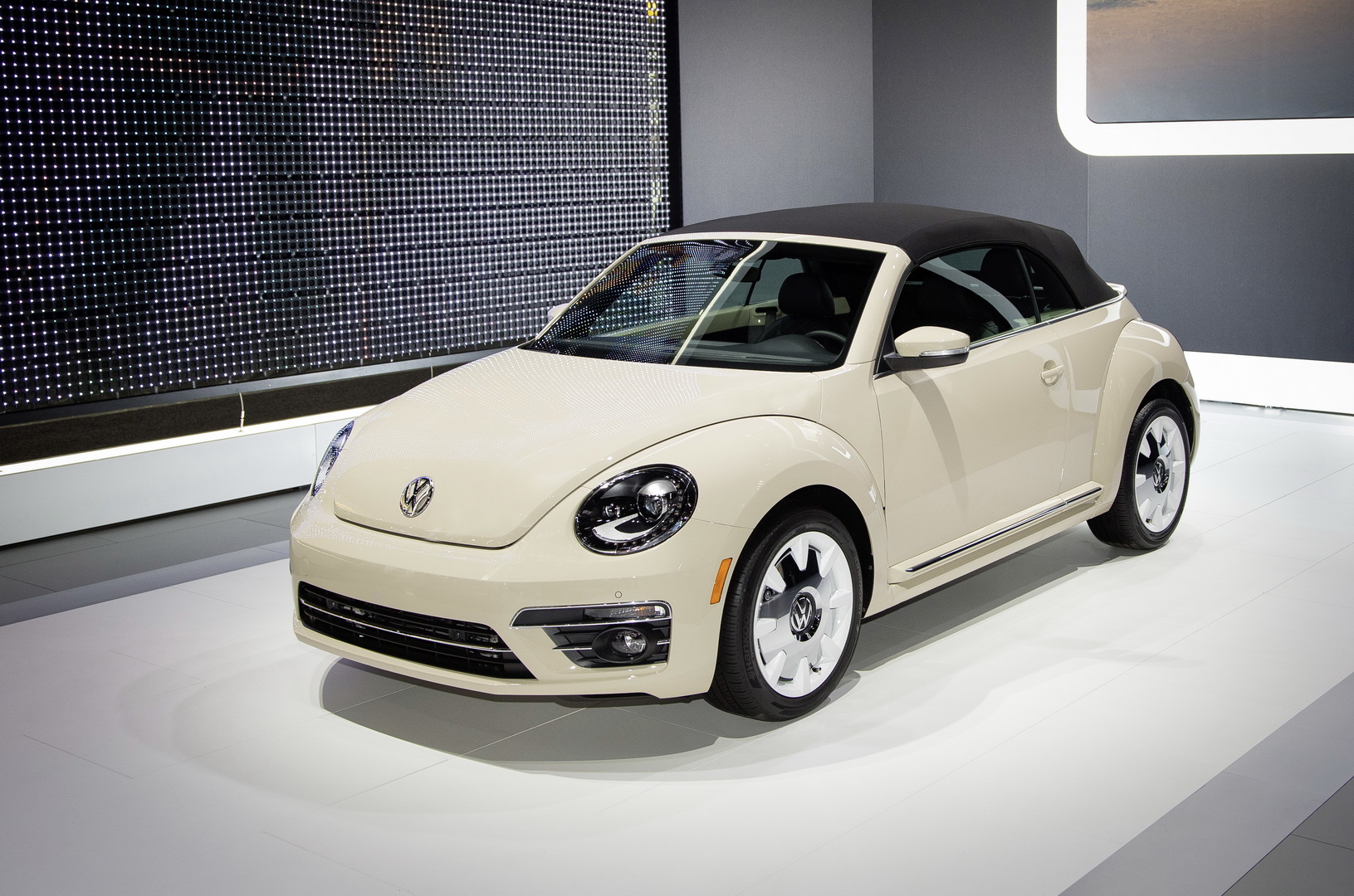 2019 vw beetle final edition 2 Volkswagen Group CEO Says ‘No’ To Electric Beetle