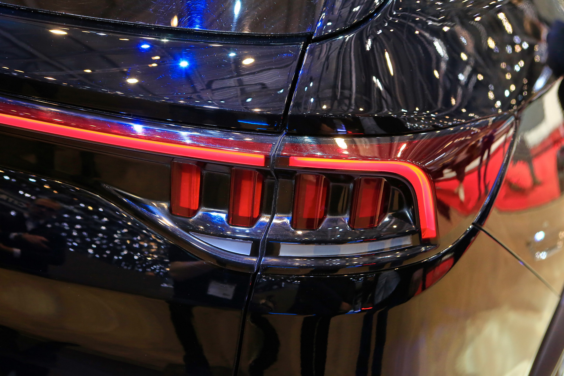 VinFast-Lux-V8-08 Vinfast Lux V8 Is A Posh 455HP Vietnamese SUV That Can Hit 186MPH