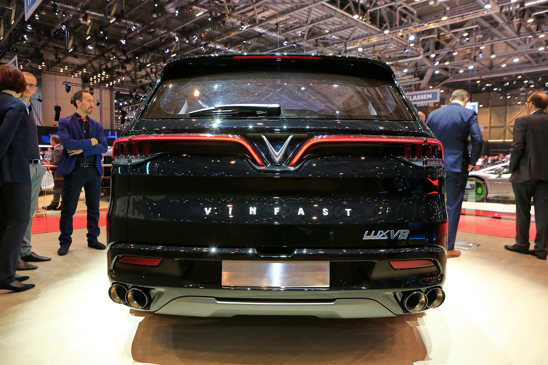 VinFast-Lux-V8-04 Vinfast Lux V8 Is A Posh 455HP Vietnamese SUV That Can Hit 186MPH