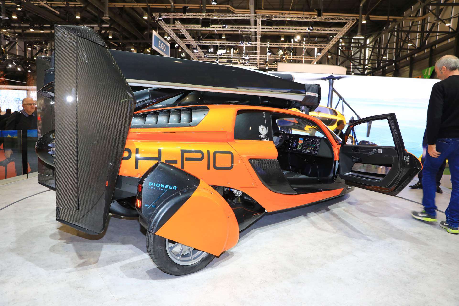 PAL-V Liberty Pioneer Edition 17 PAL-V Liberty Pioneer Edition Flying Car Will Set You Back $599,000