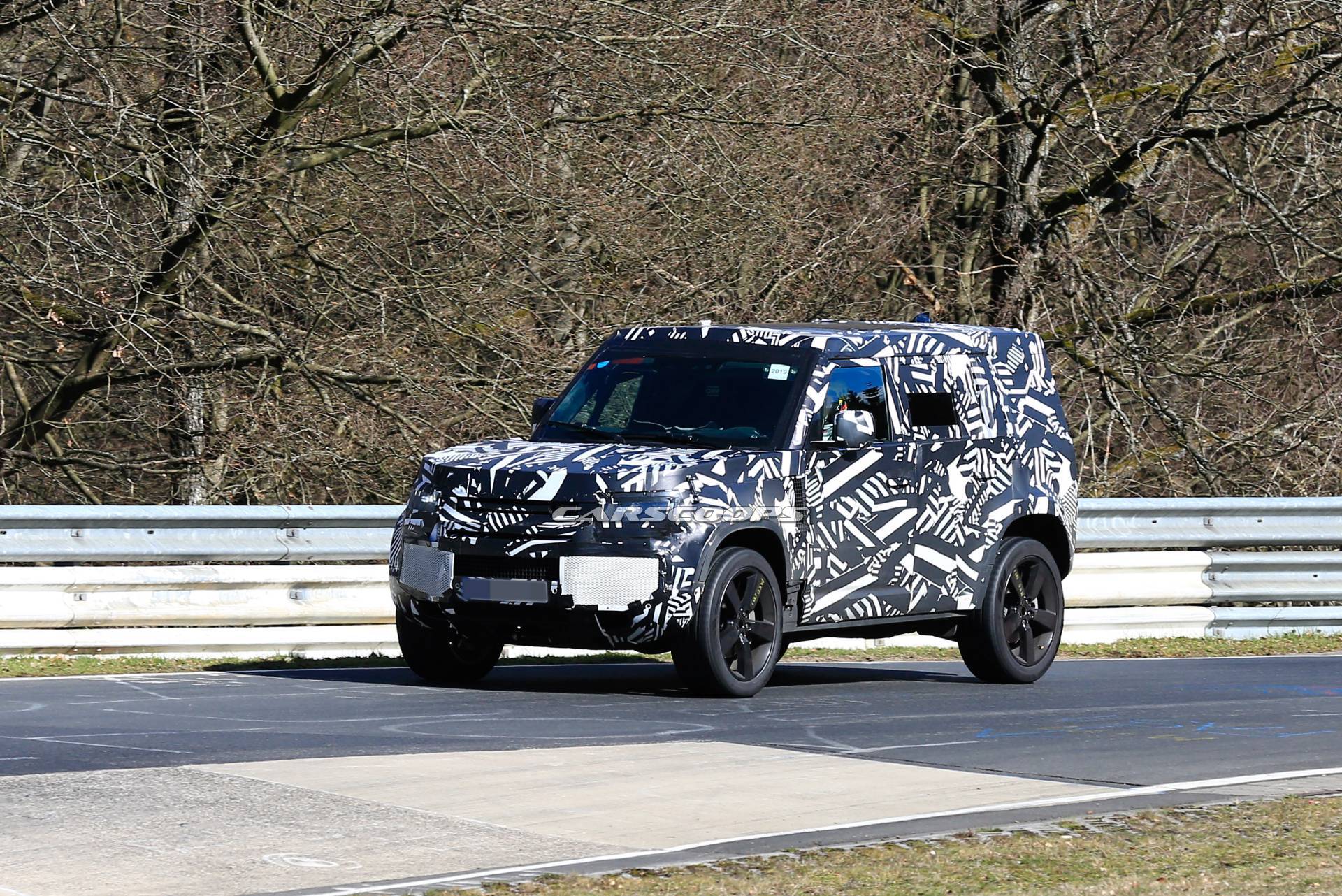 2020 Land Rover Defender spy shots at the Nurburgring 10 2020 Land Rover Defender 110 Polishing Its Road Manners At The ‘Ring