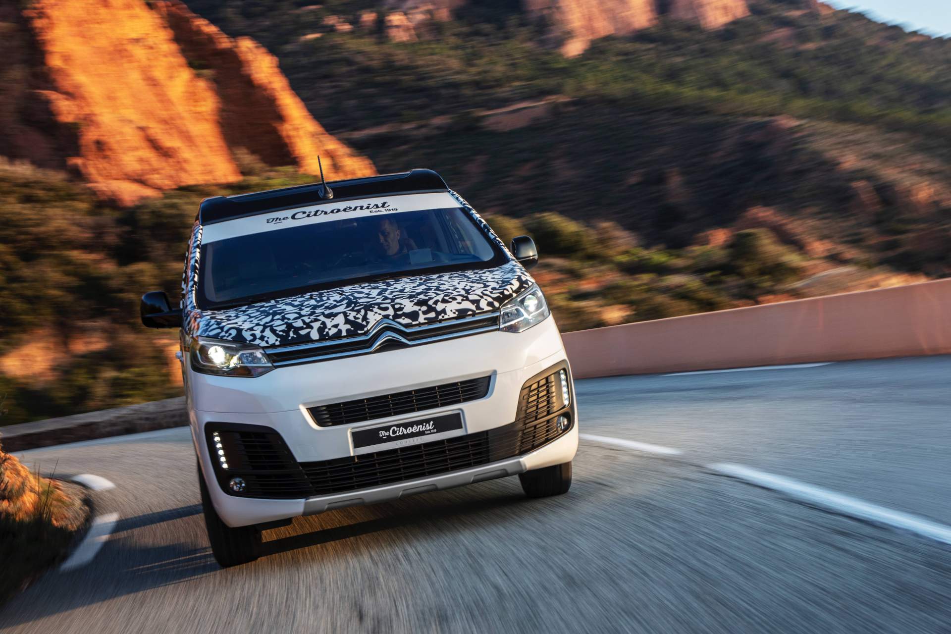 citroen spacetourer concept geneva livepics 19 Citroen’s SpaceTourer Citroenist Concept Is Leisure-Focused