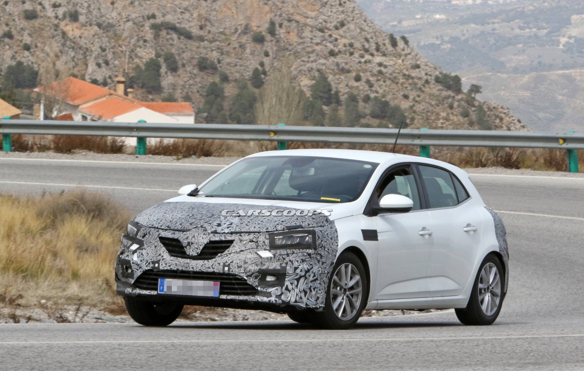 2020 Renault Megane facelift spy shots 3 2020 Renault Megane Is Up For A Facelift And It’s Coming To Frankfurt Show