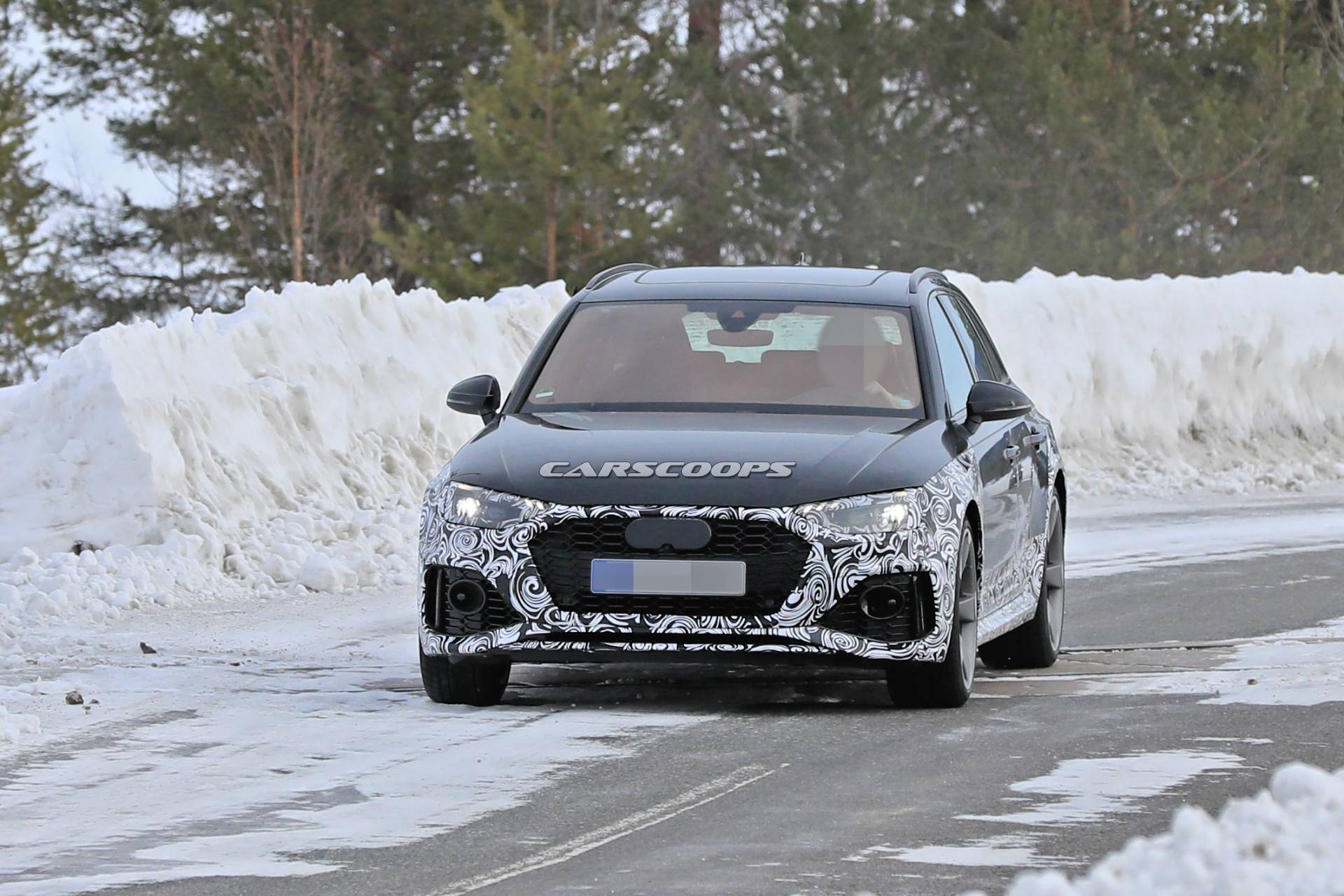 Audi RS4 Avant facelift spy shots 1 Facelifted Audi RS4 Avant Training To Become A Successful Sequel To A Classic