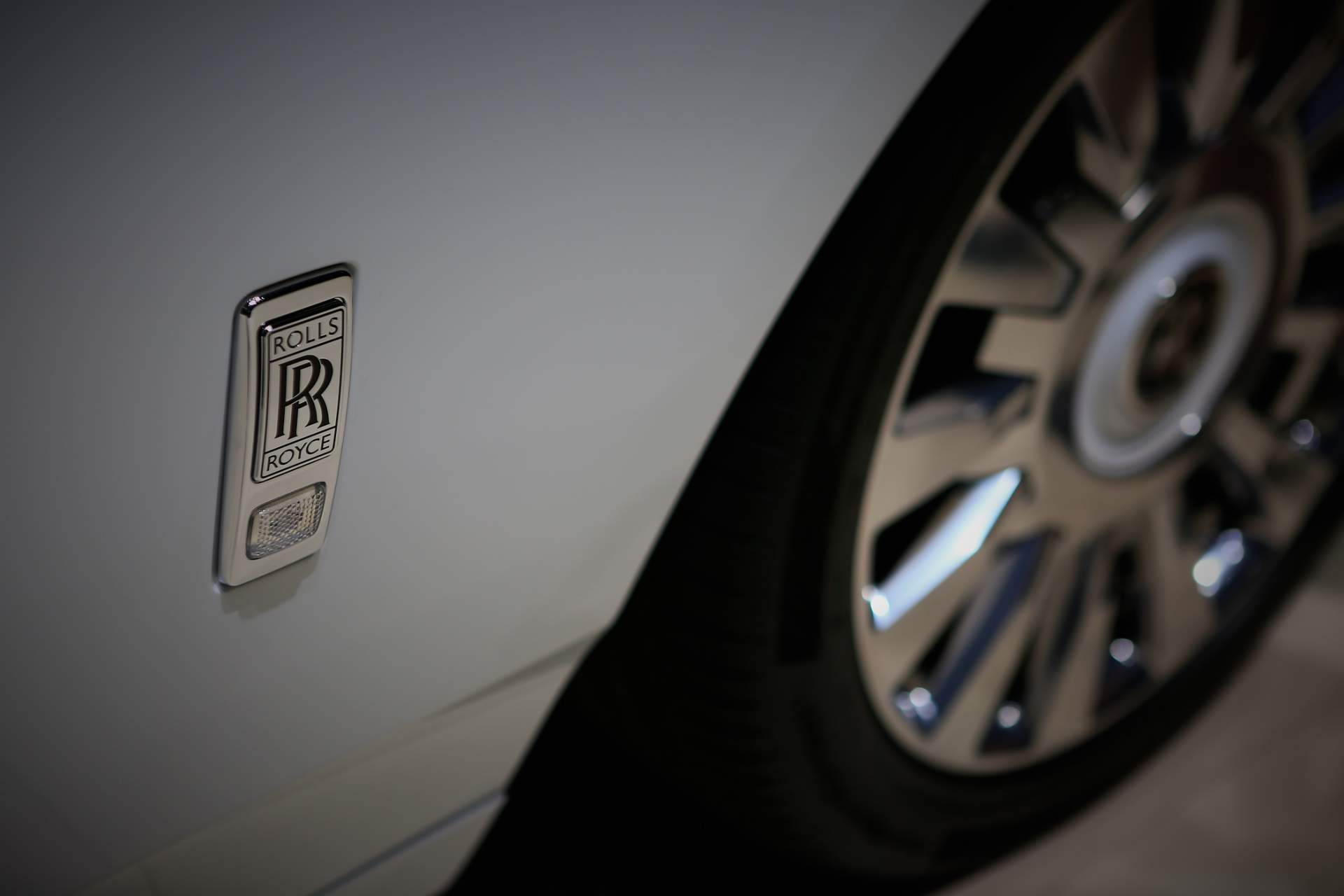 89 Bespoke Rolls-Royce Phantom Brings Tranquillity To Bustling Geneva Show (Live Pics)