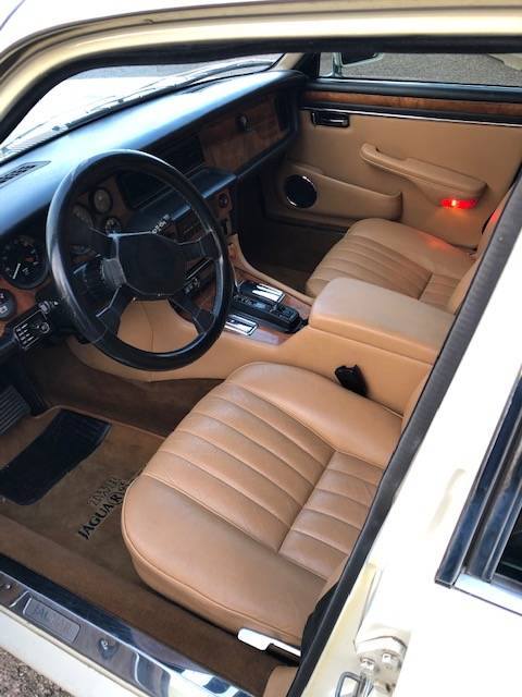 Jaguar-XJ12-TWR-6 Limited-Edition 1986 Jaguar XJ12 TWR Is One Way To Make An Impression