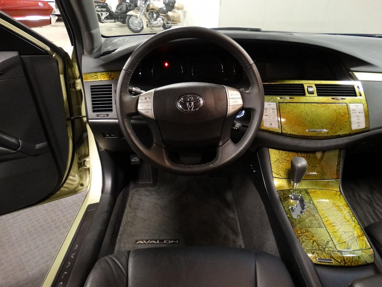 Toyota-Avalon-SEMA-25 This 2005 Toyota Avalon SEMA Concept Will Make Your Grandparents The Coolest Kids On The Block