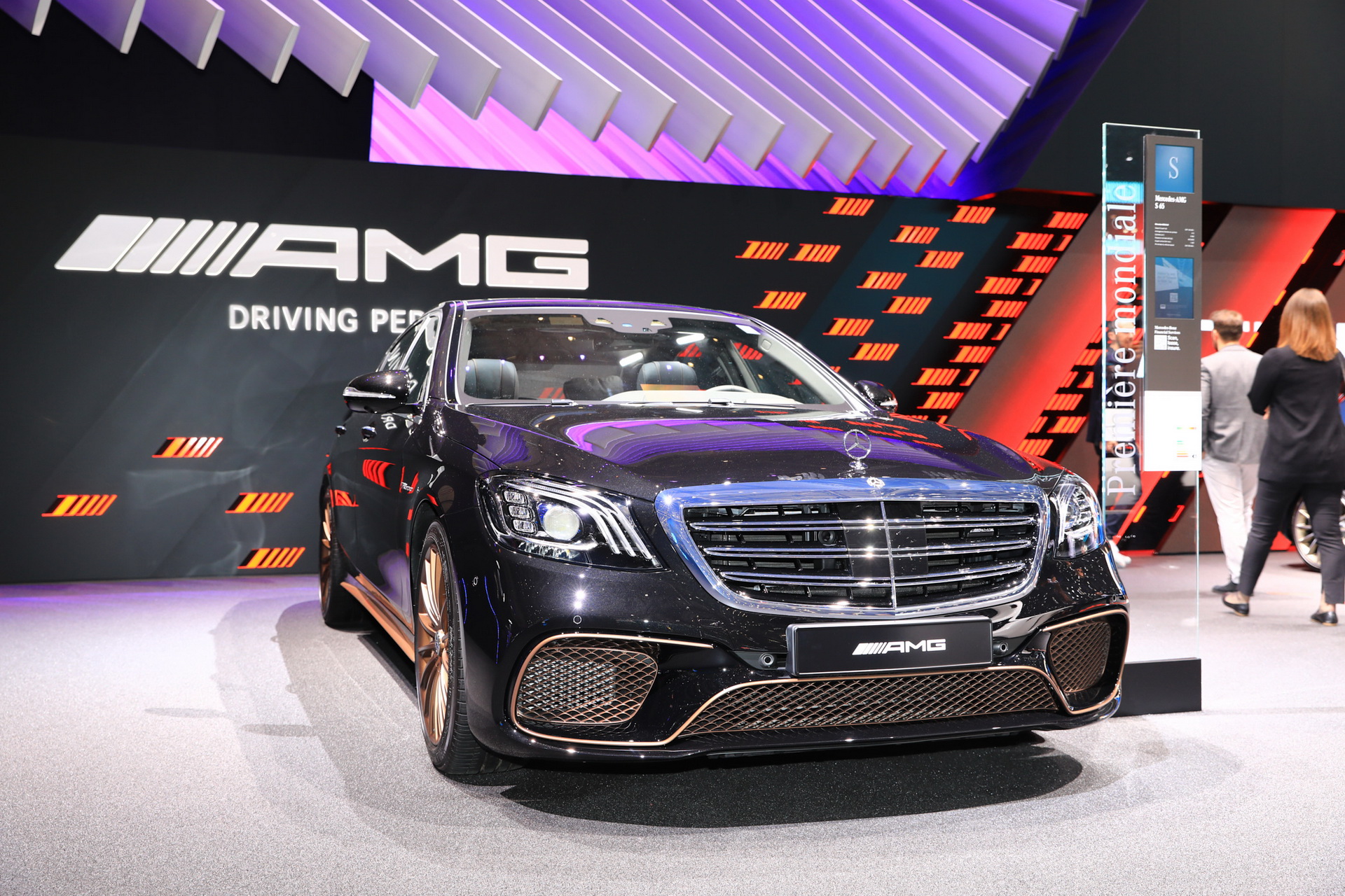 mercedes-amg s65 final edition geneva livepics 1 Mercedes-AMG S65 Final Edition Proves That Black And Bronze Looks Good