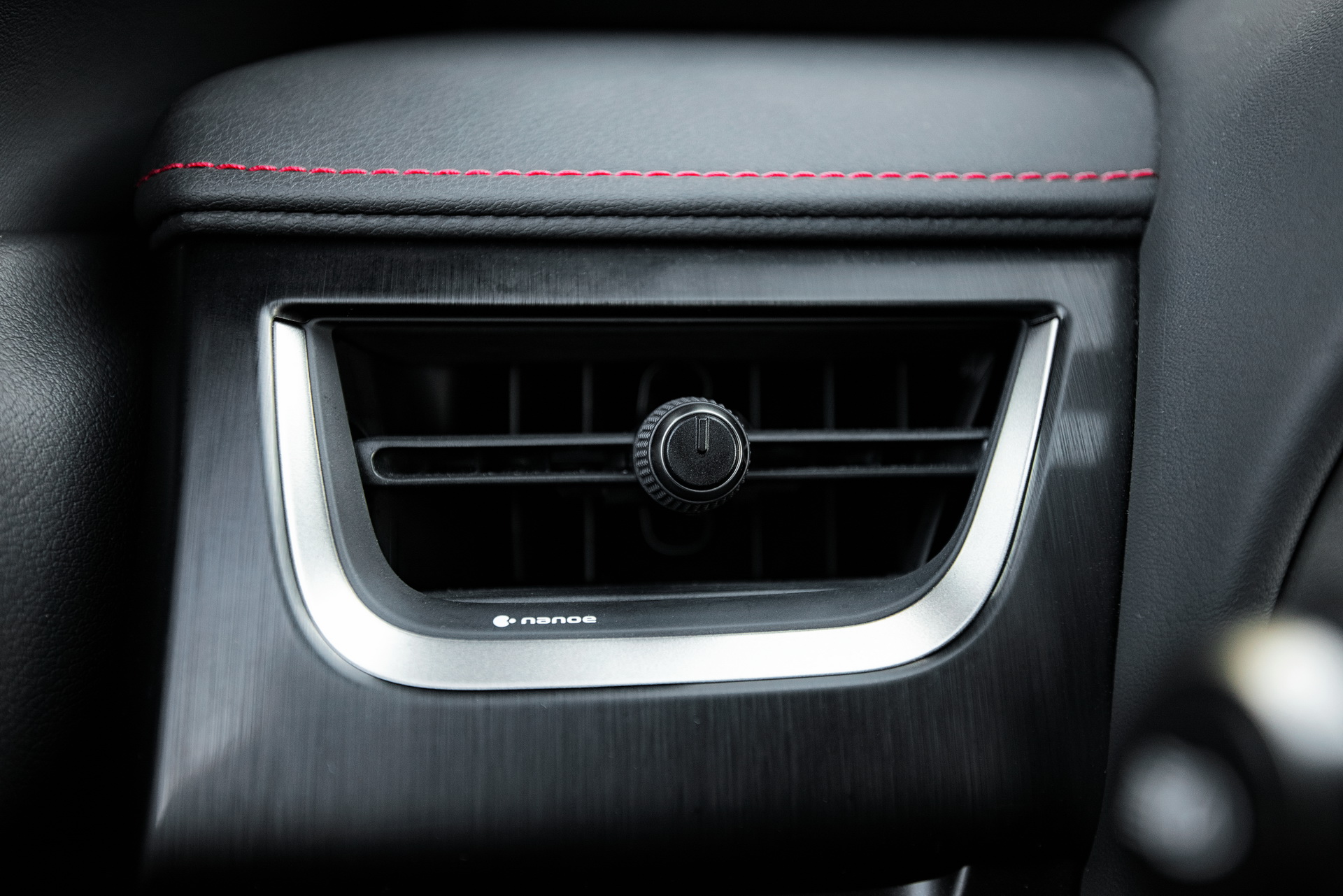 2019-lexus-ux-250h-42 Lexus Details Europe’s UX Subcompact SUV In Massive Gallery