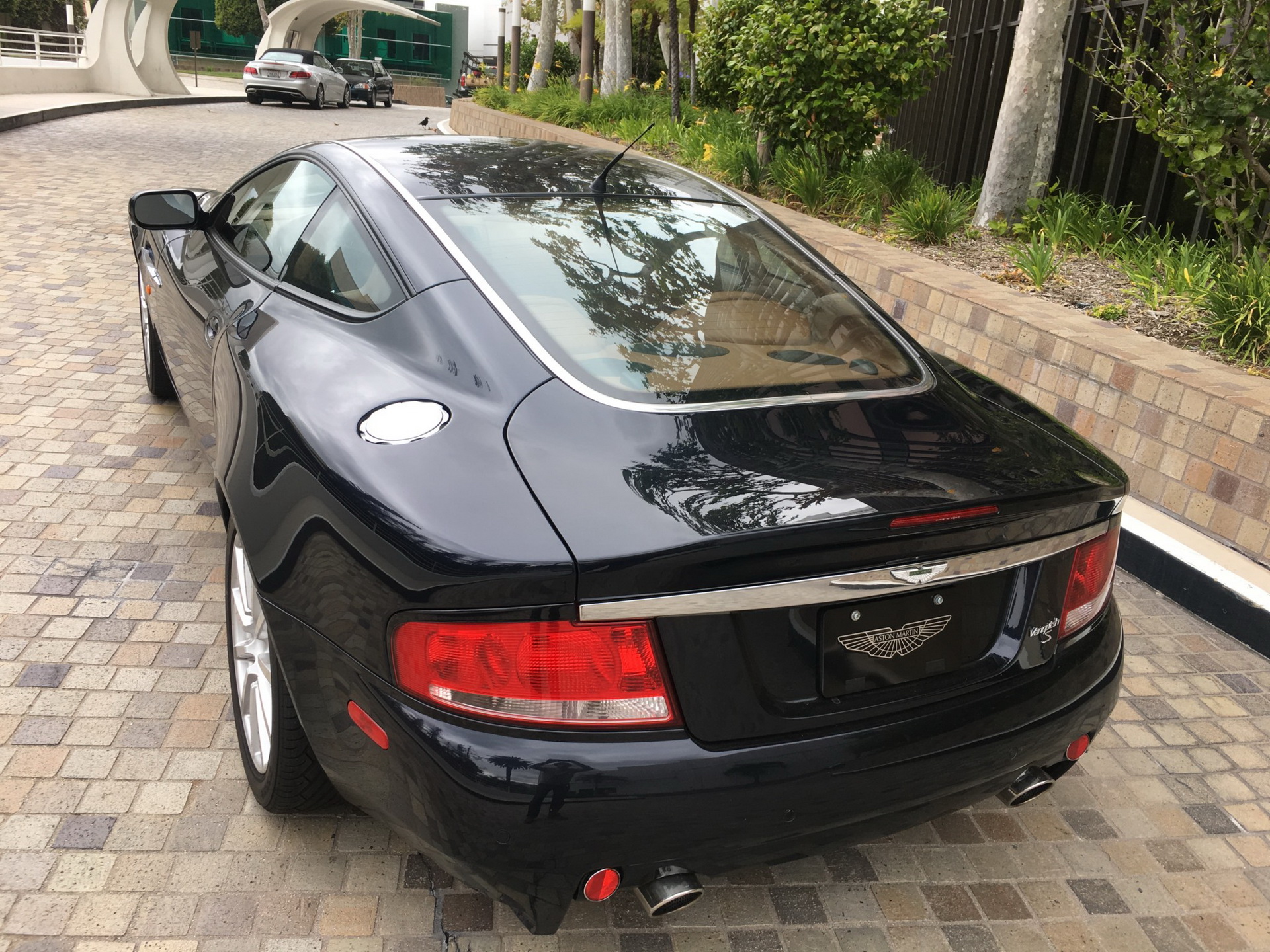 2006 aston martin vanquish s bat auction 11 2006 Aston Martin Vanquish S Rocks BMW Carbon Black Paint