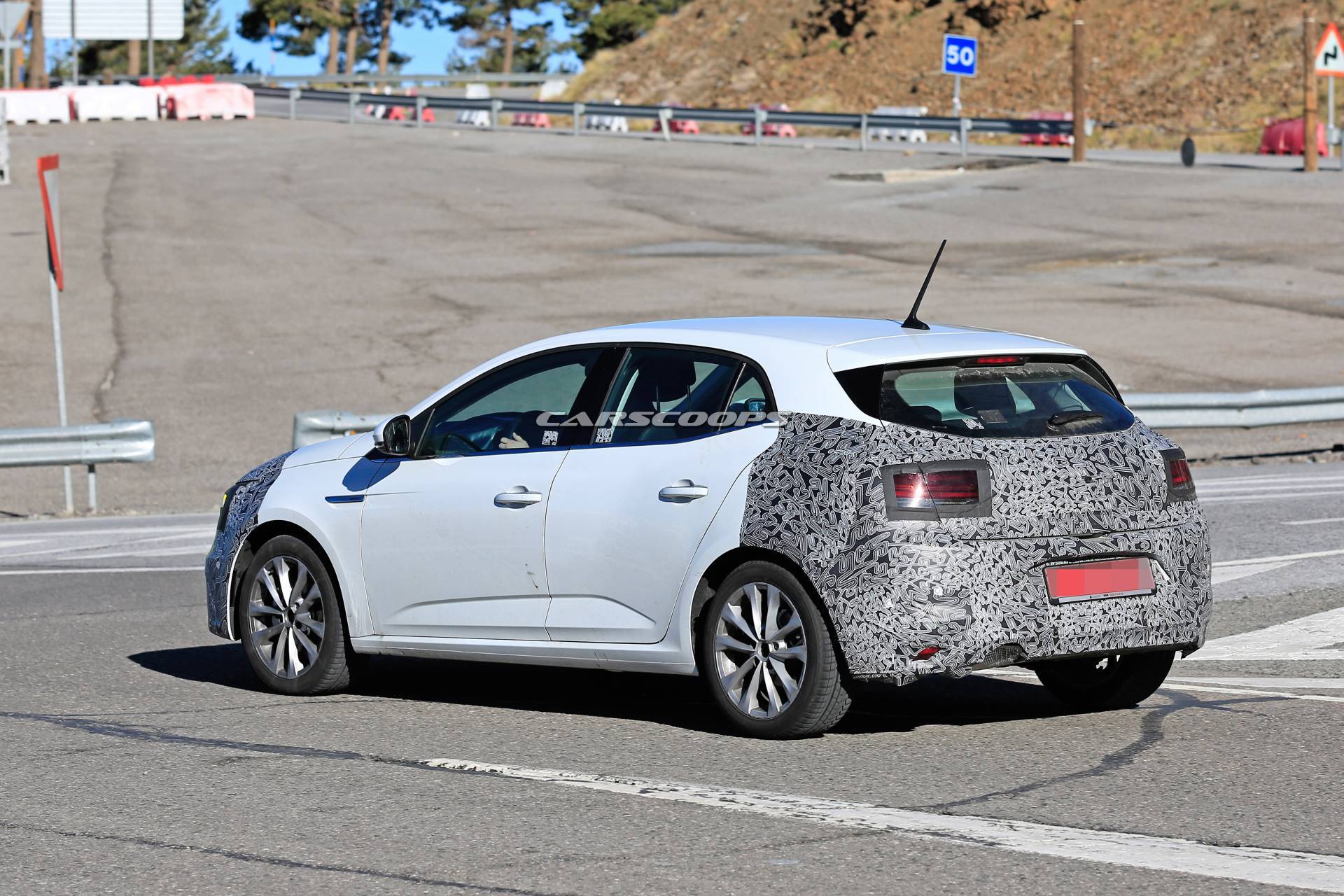 2020 Renault Megane facelift spy shots 18 2020 Renault Megane Is Up For A Facelift And It’s Coming To Frankfurt Show