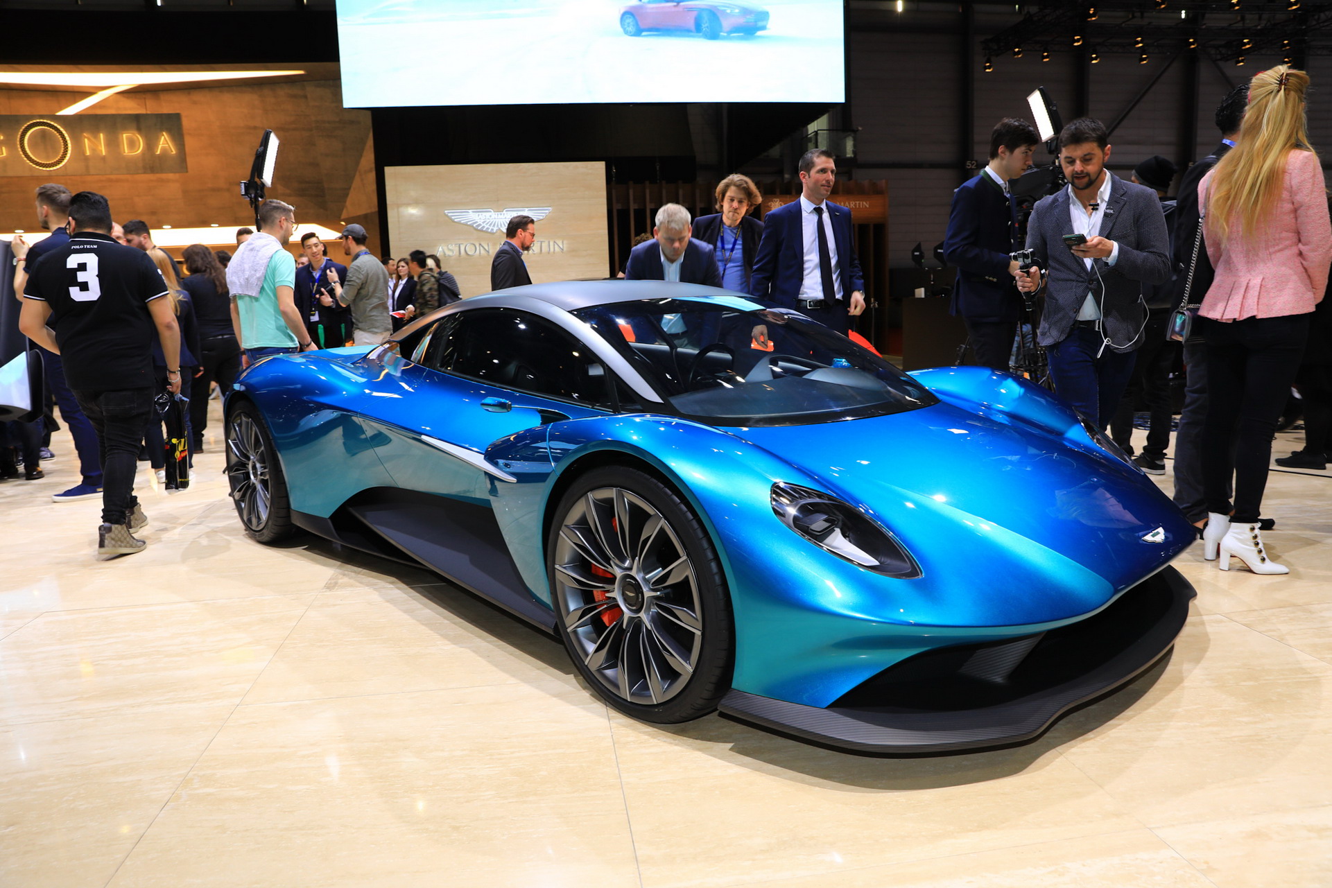 Aston Martin Vanquish Concept 16 Aston Martin Vanquish Vision Concept Is A McLaren 720S And Ferrari F8 Tributo Rival