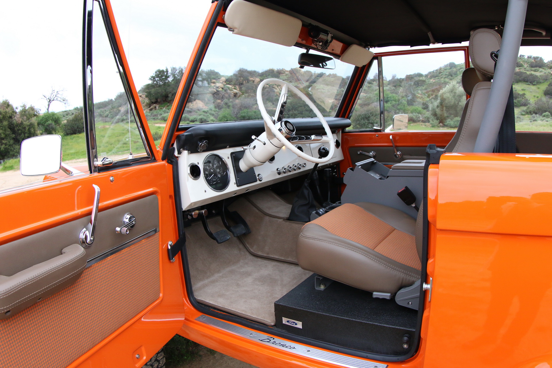 Ford_Bronco_ICON_Old_School_05 Want A Fresh ICON Ford Bronco But Can’t Wait For 2 Years? Here’s Your Chance